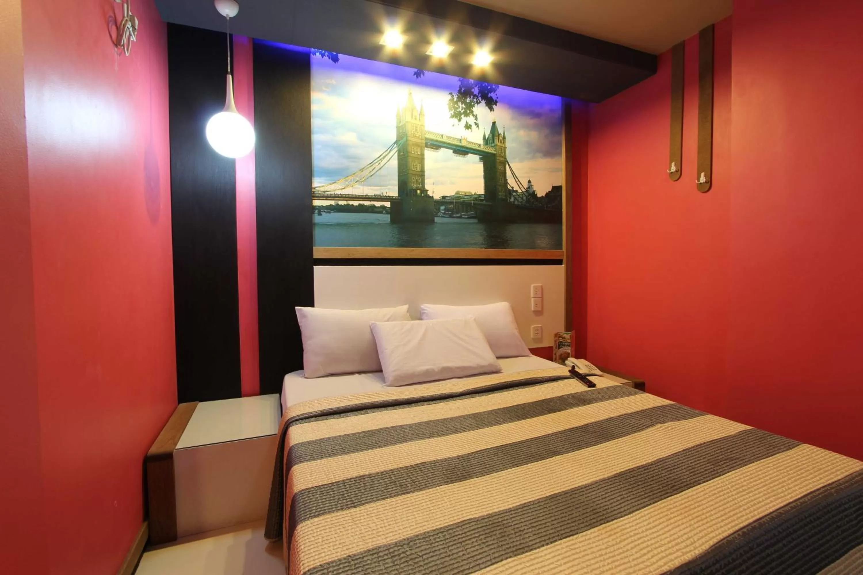 Photo of the whole room in Eurotel North EDSA