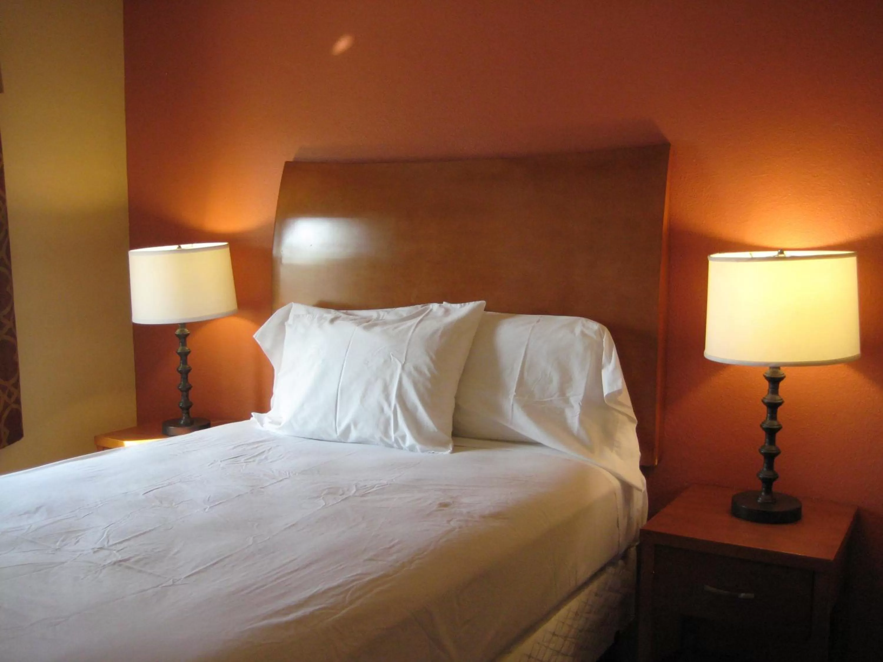 Queen Room - Non-Smoking in Americas Best Value Inn - Porterville
