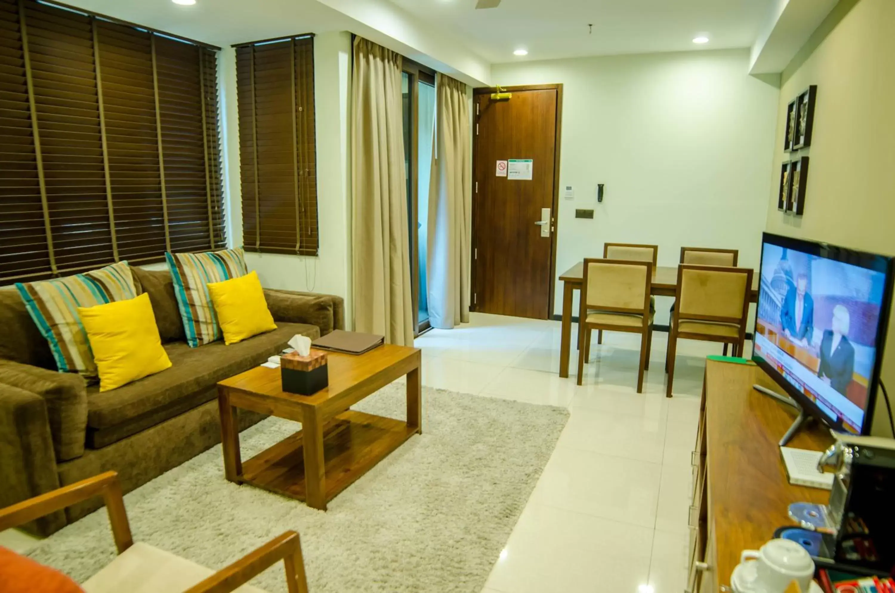 Living room, Seating Area in The Somerset Hotel