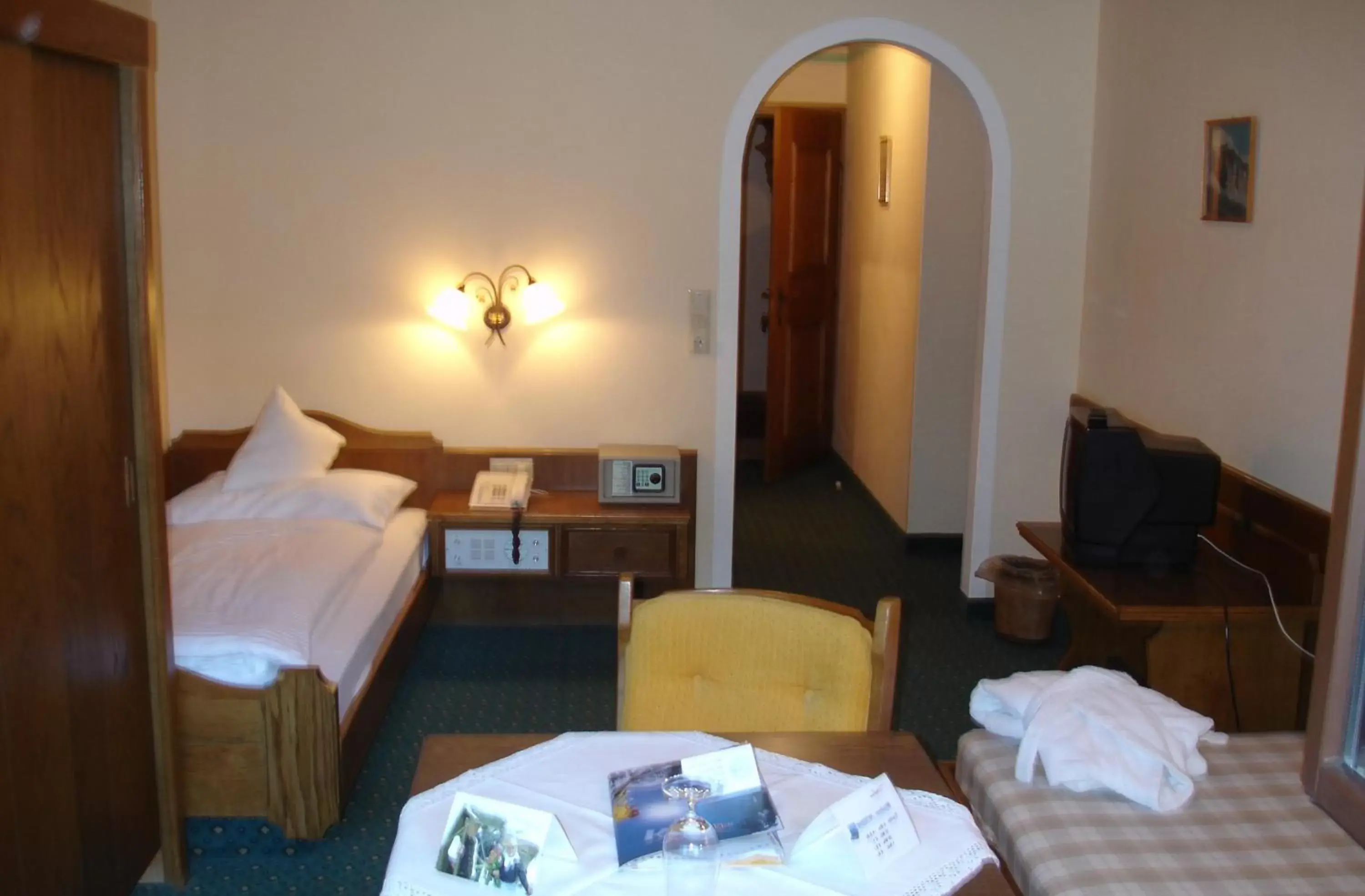 Photo of the whole room, Bed in Thermal-Badhotel Kirchler