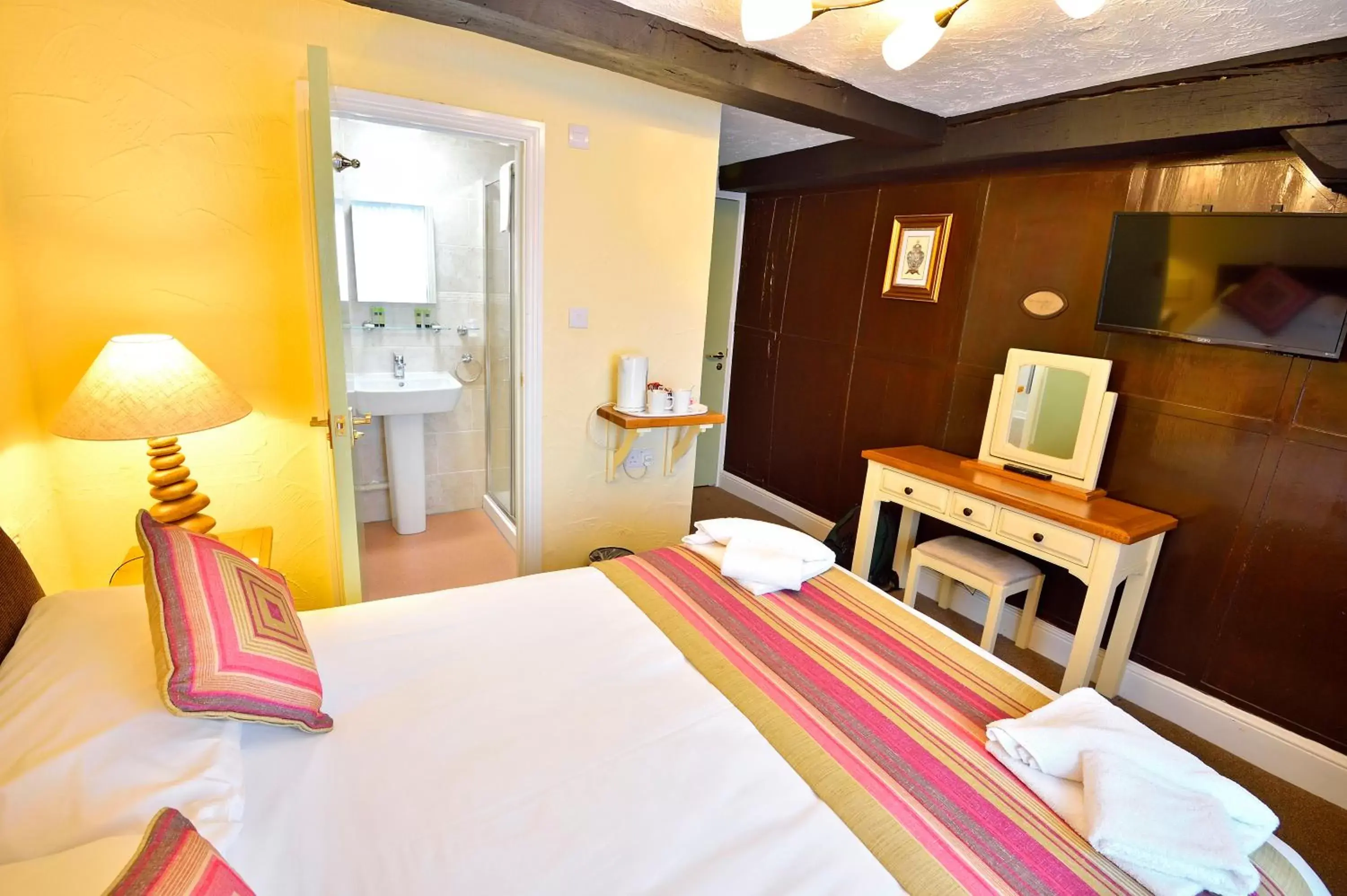 Bed in The Talbot Hotel Bed in The Talbot Hotel