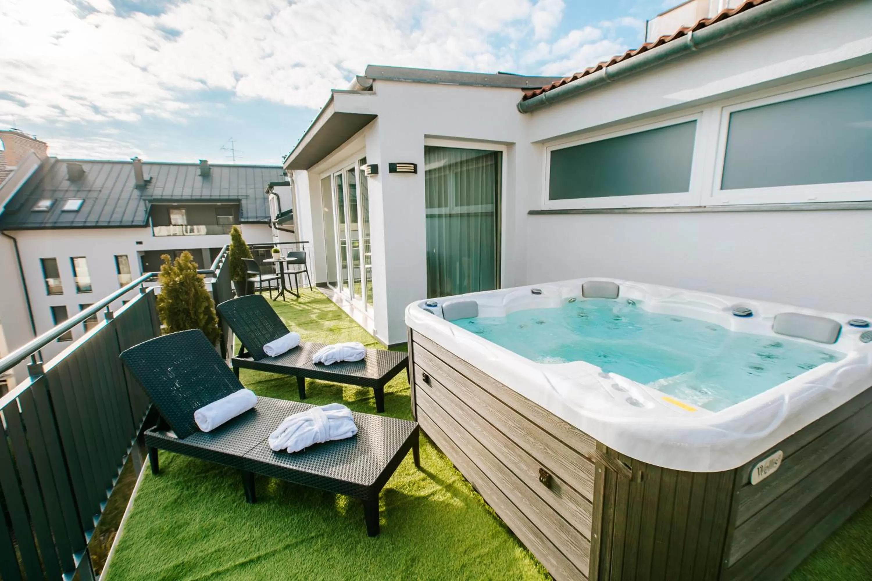 Hot Tub in Hotel Auris