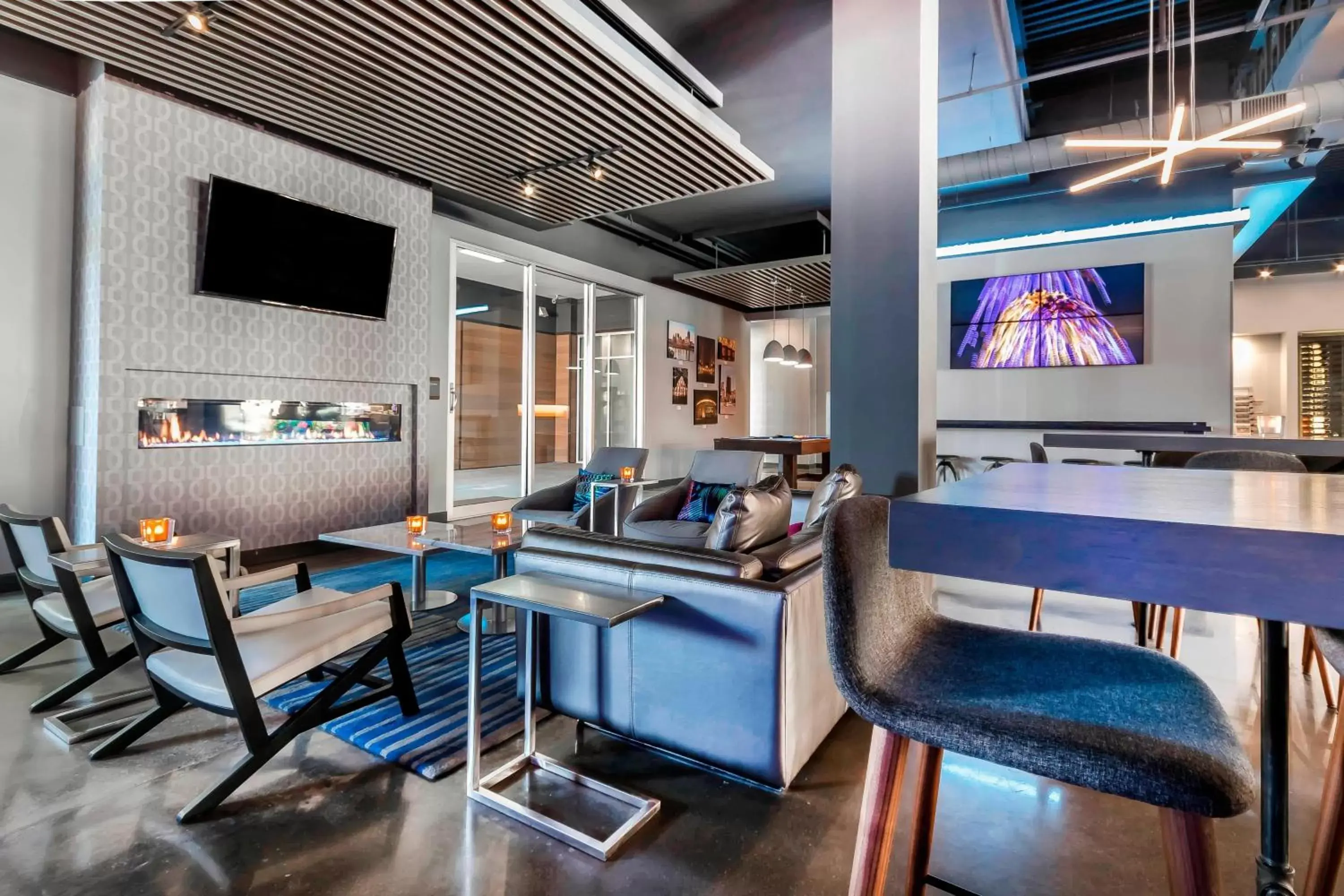 Restaurant/Places to Eat in Aloft Newport on the Levee