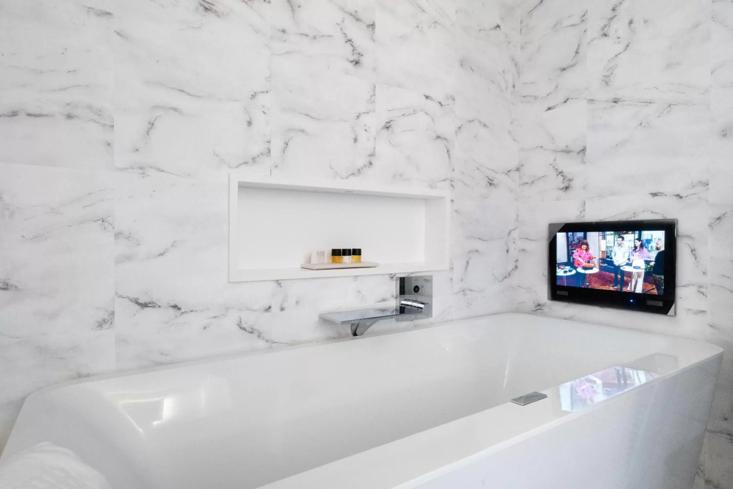 Bath, Bathroom in Formby Hall Golf Resort & Spa