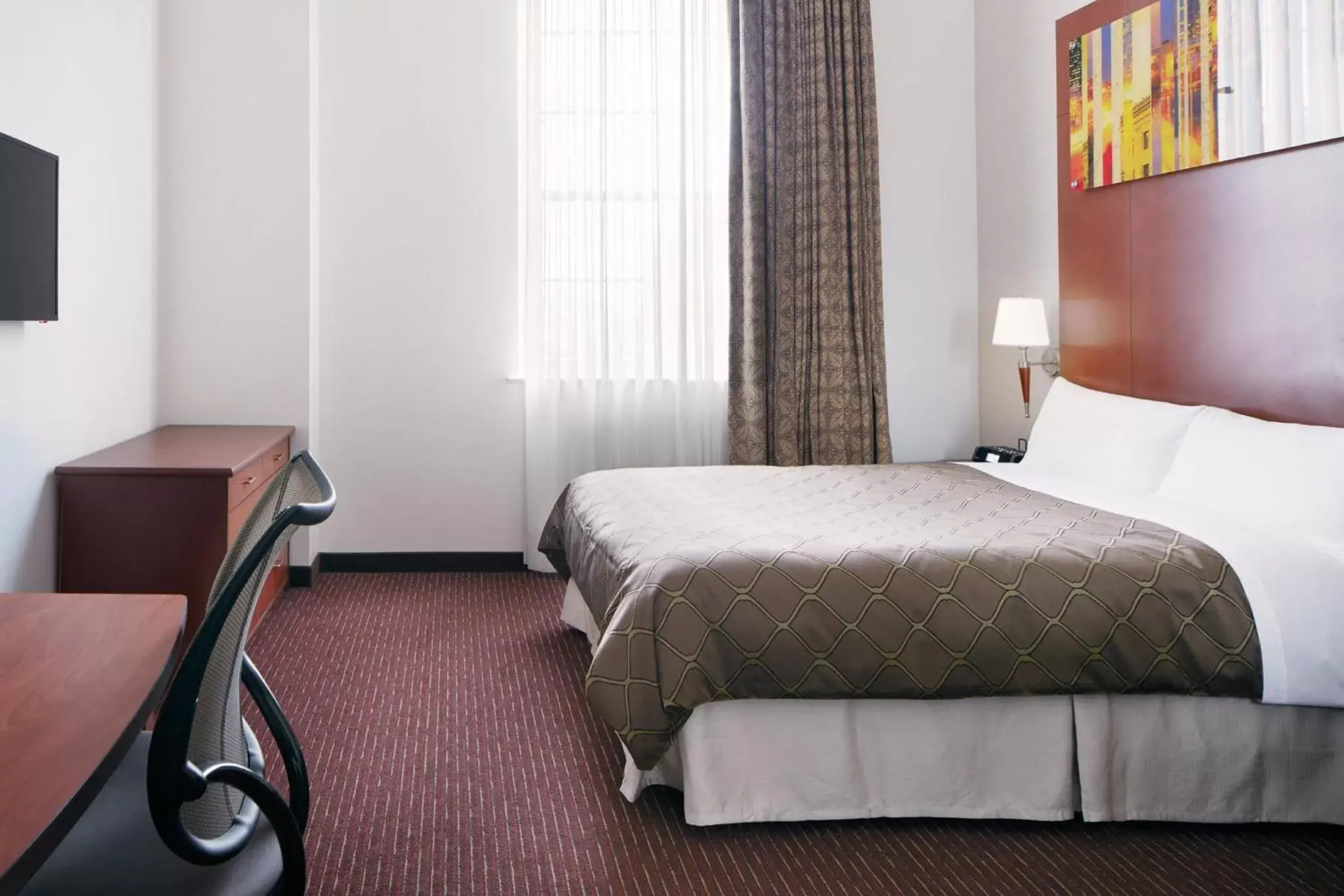 Bedroom, Bed in Club Quarters Hotel Rittenhouse Square, Philadelphia