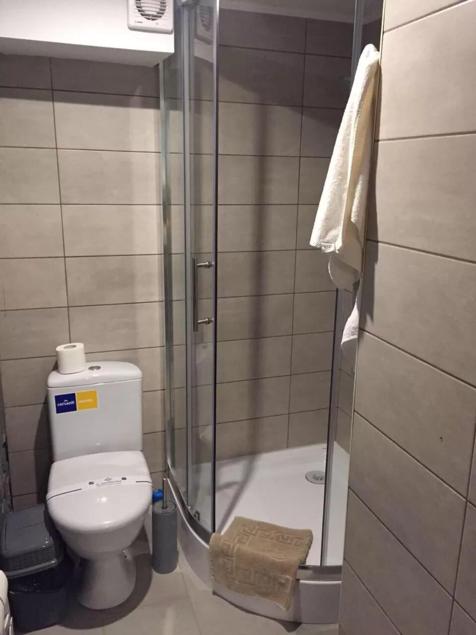 Shower in WINE & ROSE BOUTIQUE HOTEL