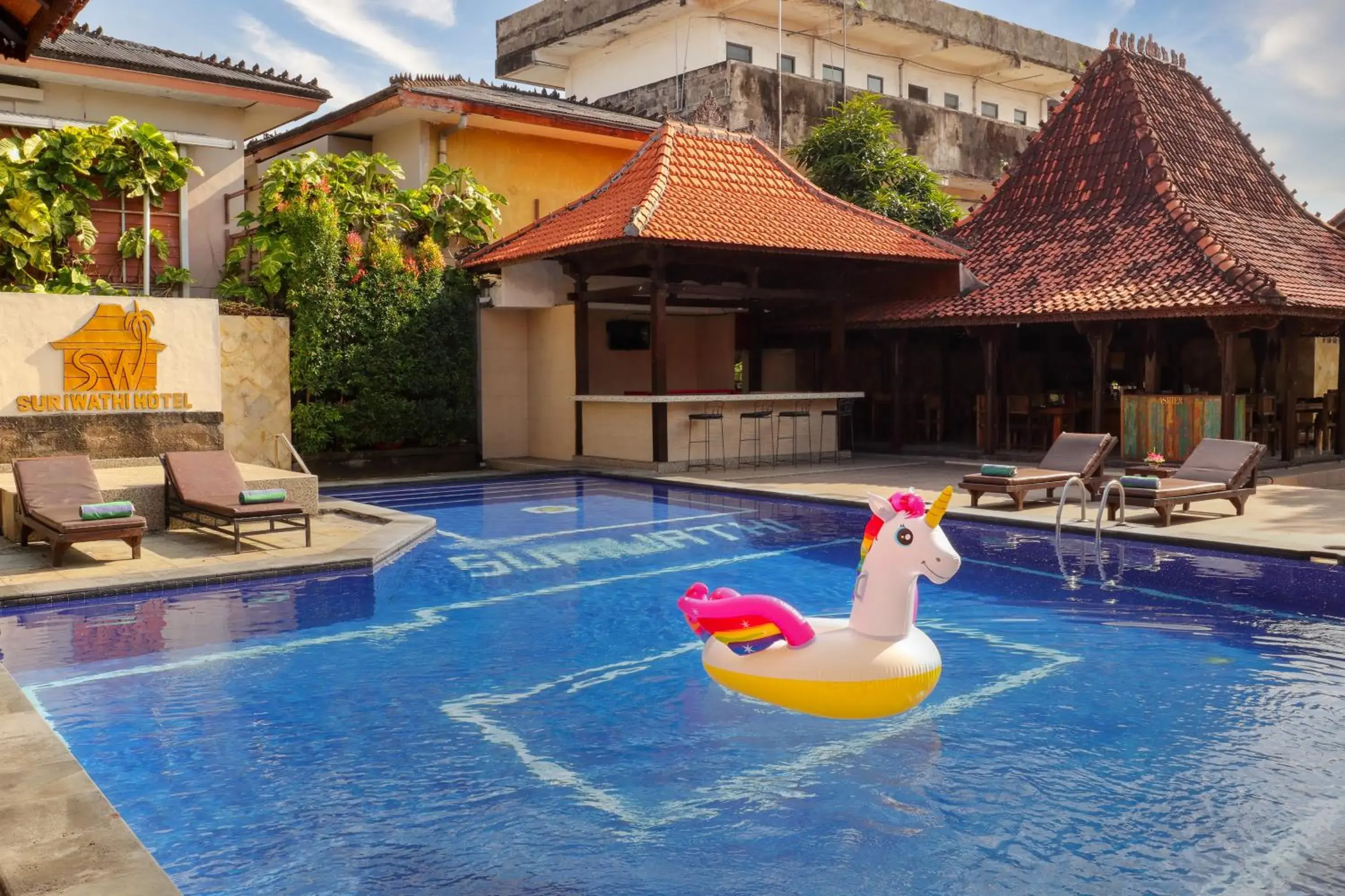 Swimming Pool in Suriwathi Hotel