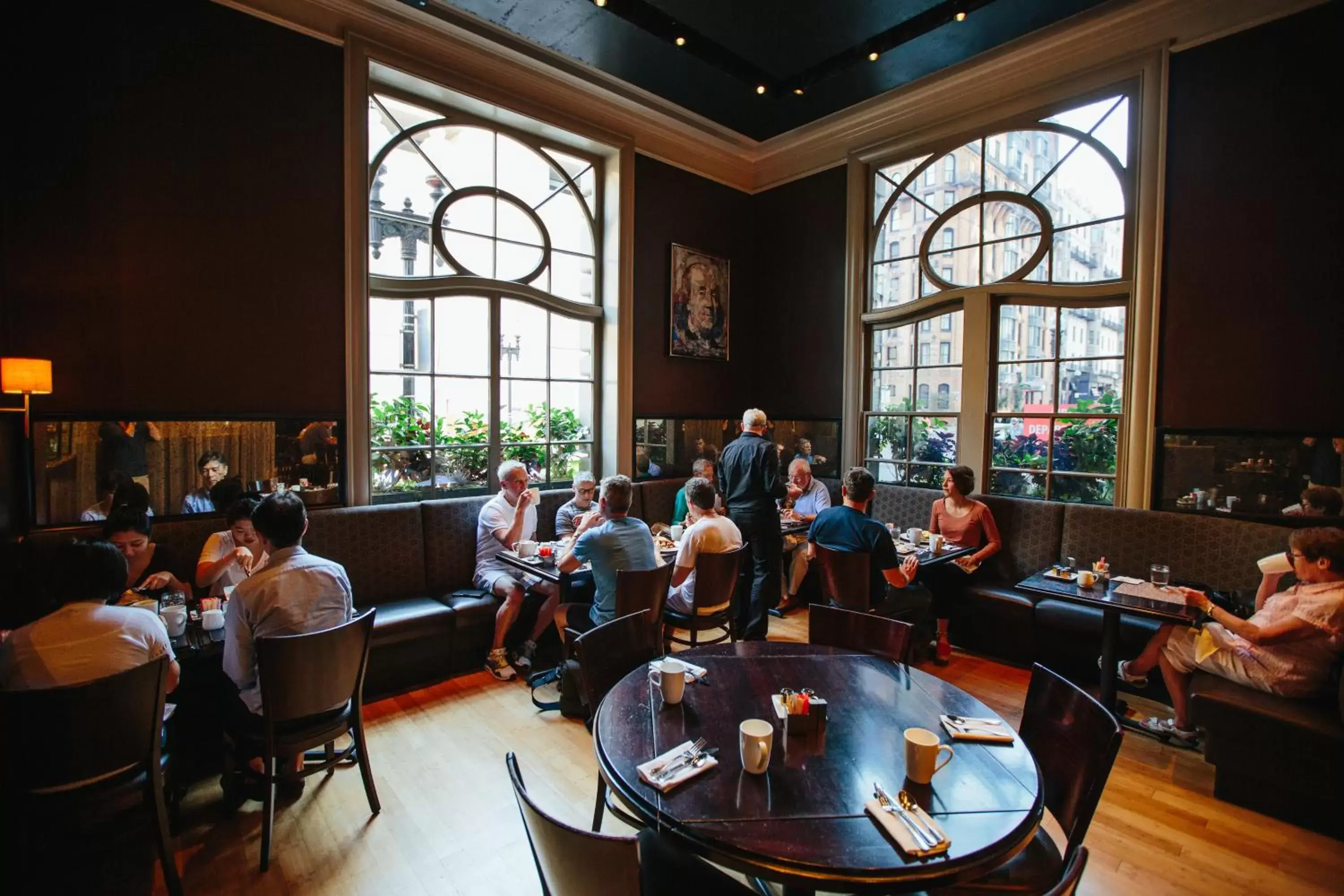 Restaurant/places to eat in The Lenox Restaurant/places to eat in The Lenox