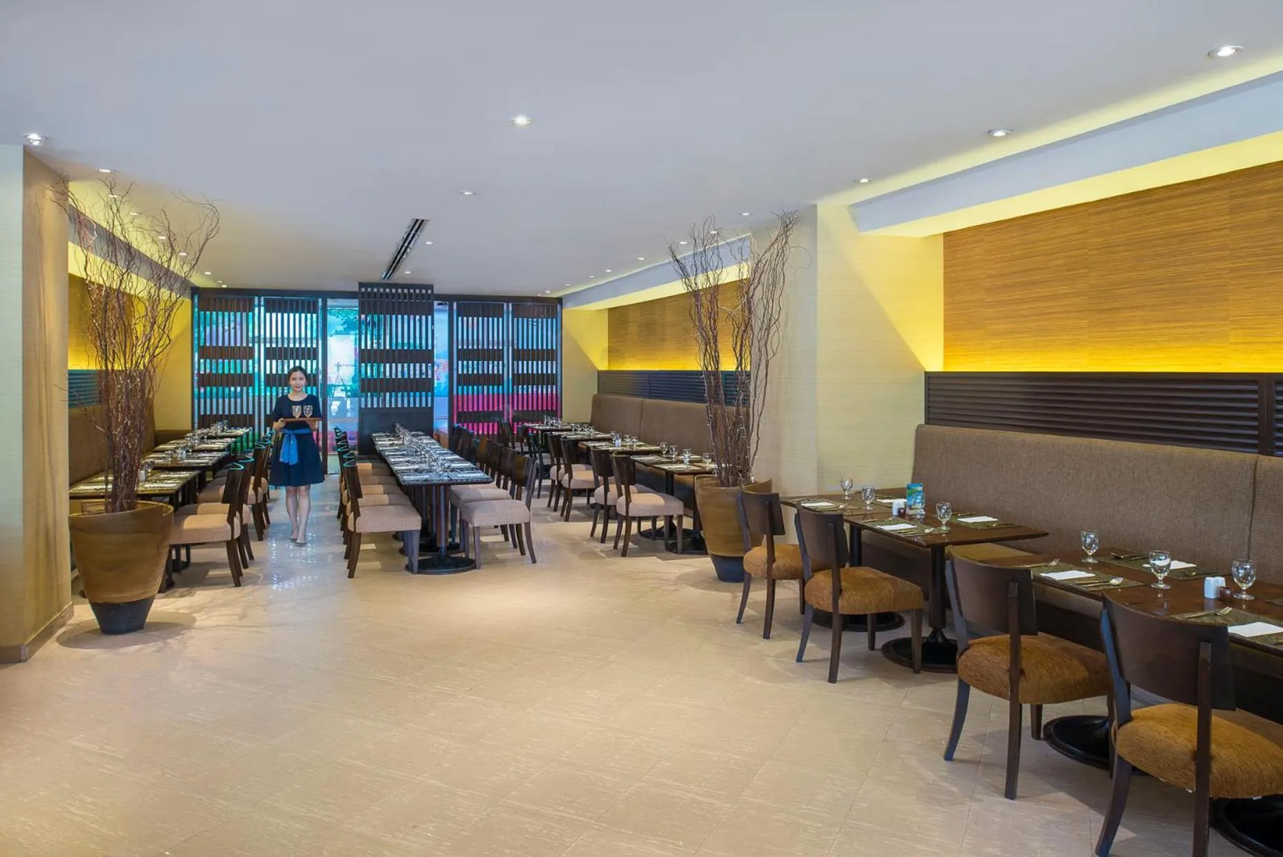 Restaurant/places to eat in Novotel Bangkok Bangna