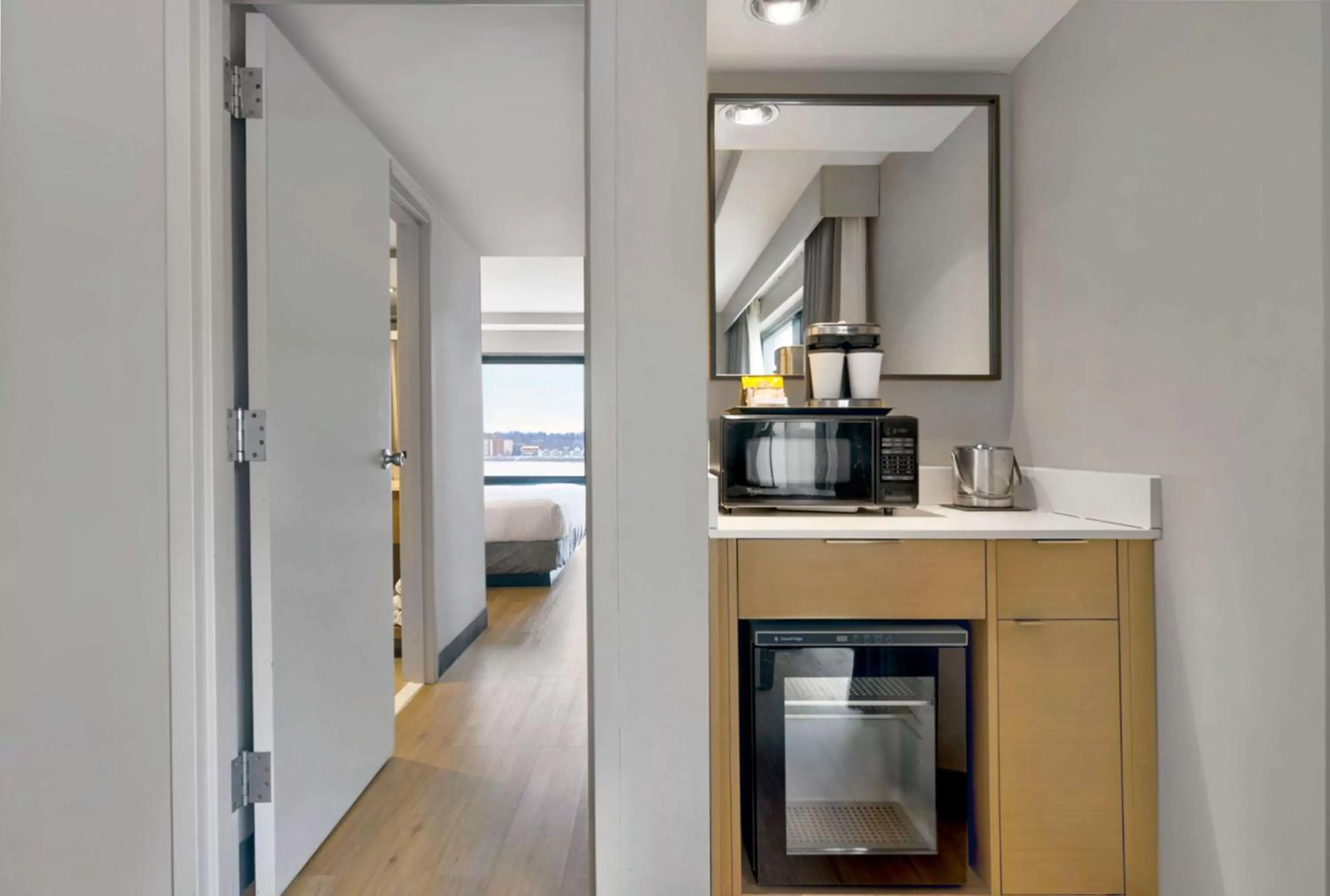 Photo of the whole room in DoubleTree by Hilton Davenport