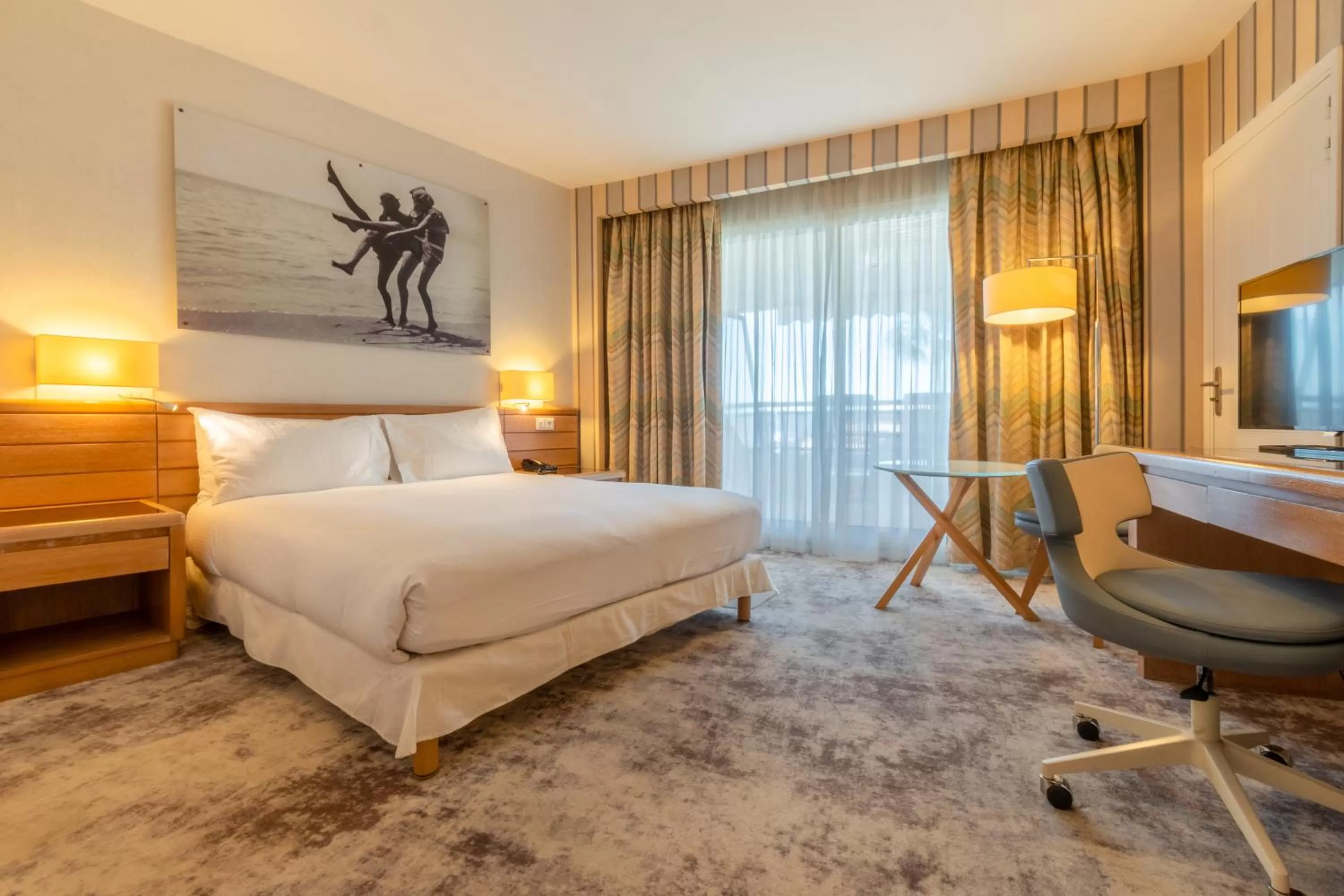 Bed in Holiday Inn Nice - Port St Laurent by IHG