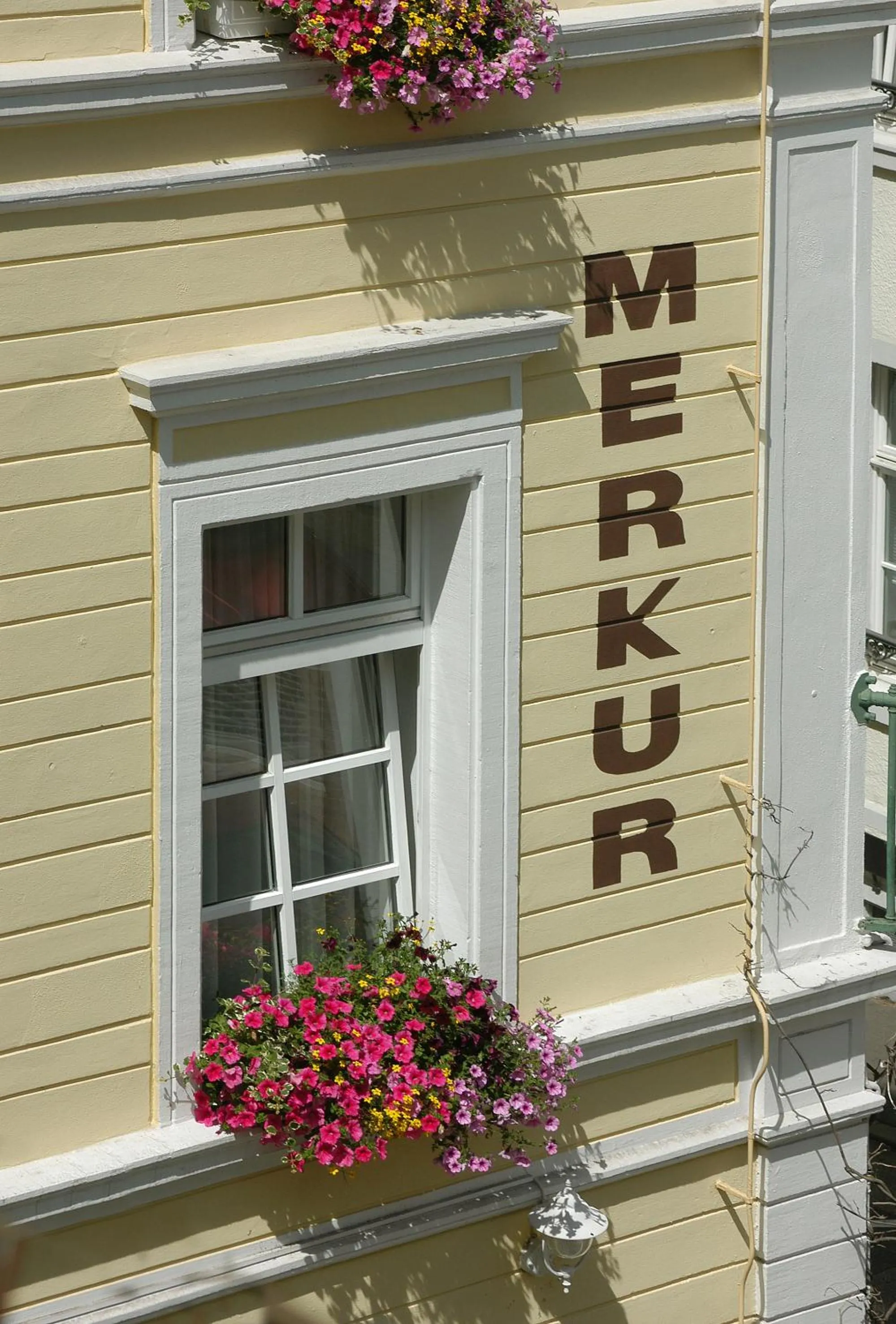 Facade/entrance in Hotel Merkur - Superior