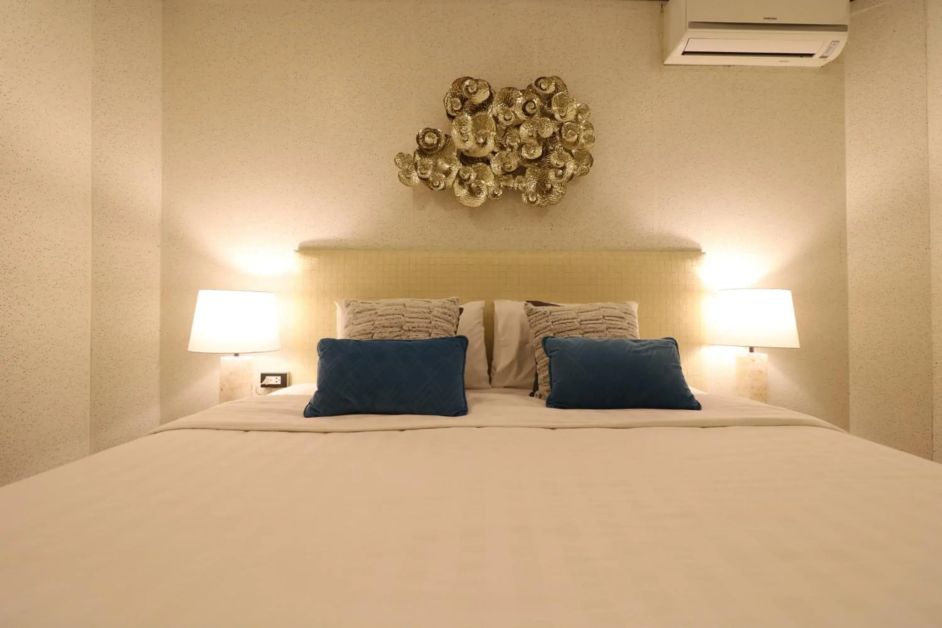 Bed in Nim Hotel