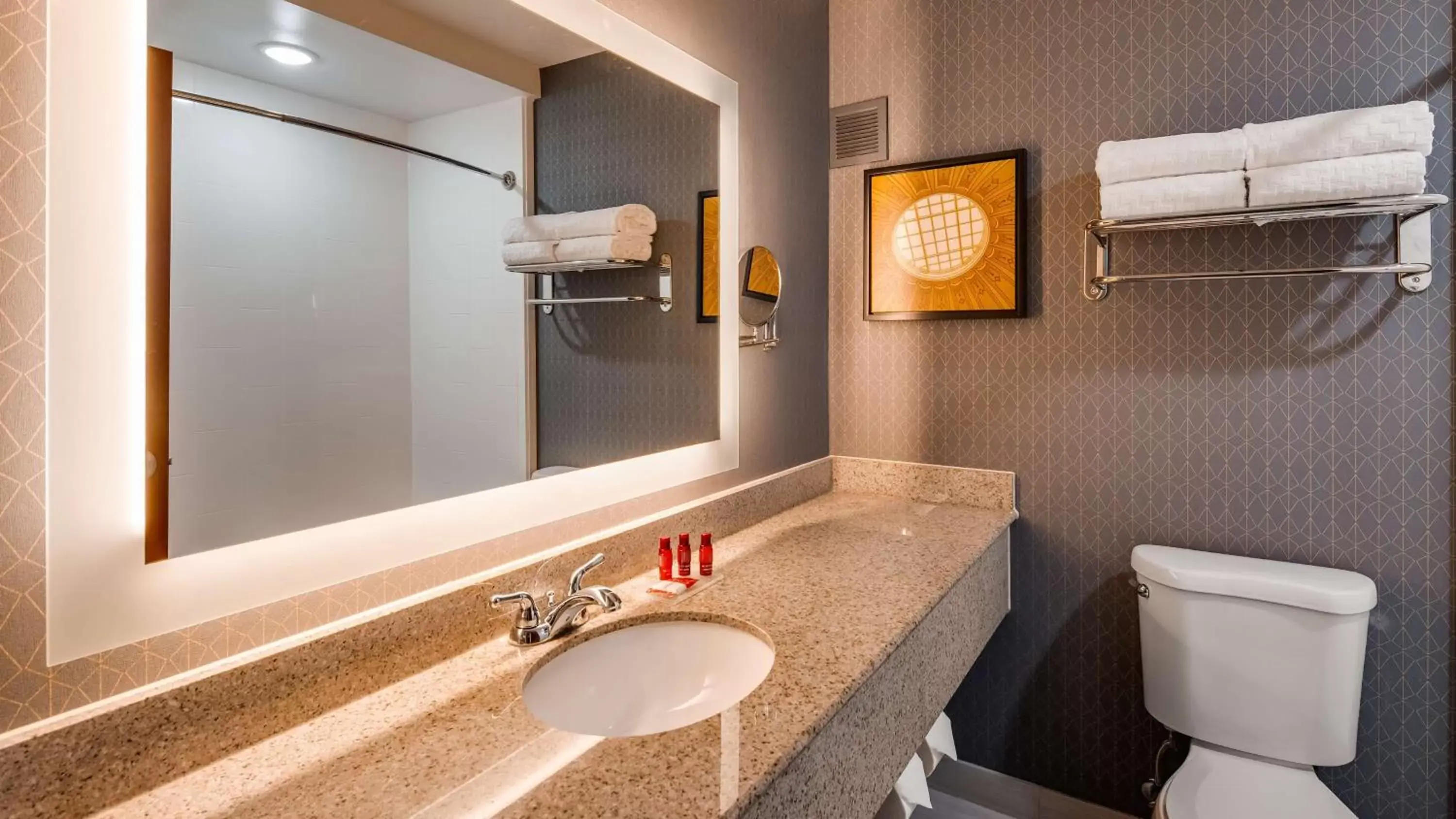 Photo of the whole room, Bathroom in Best Western Premier Richmond City Gateway