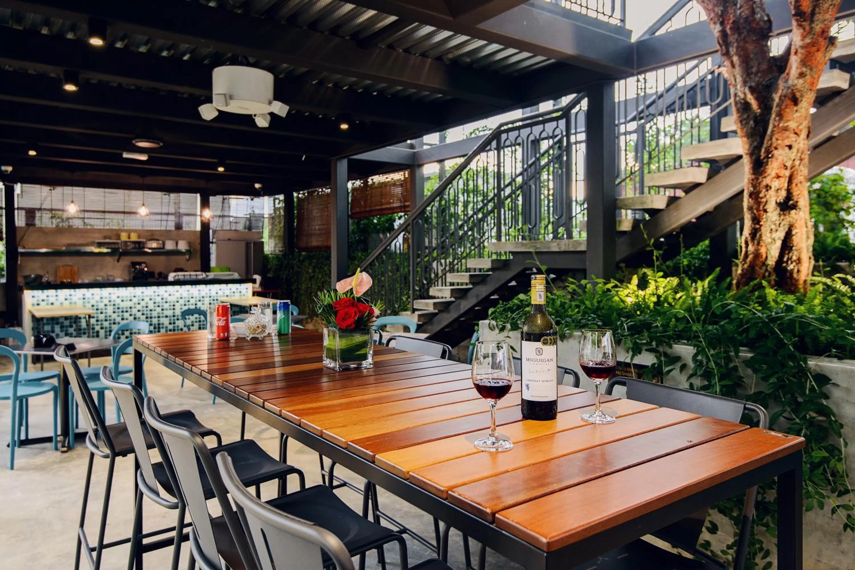 Lounge or bar in SAVV HOTEL