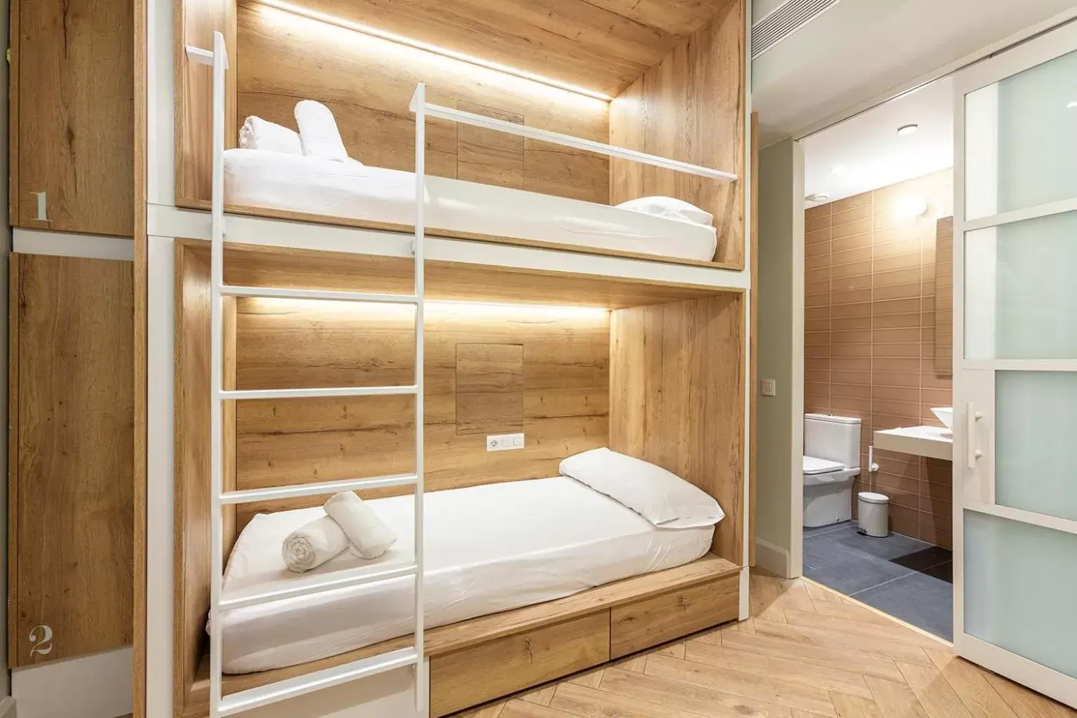 Bunk Bed in Weflating City Center