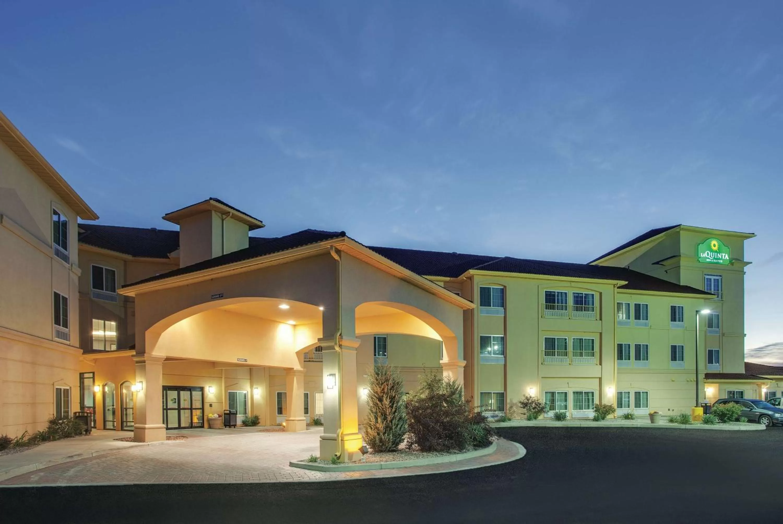 Comfort Inn & Suites Verona at Turning Stone Resort Casino