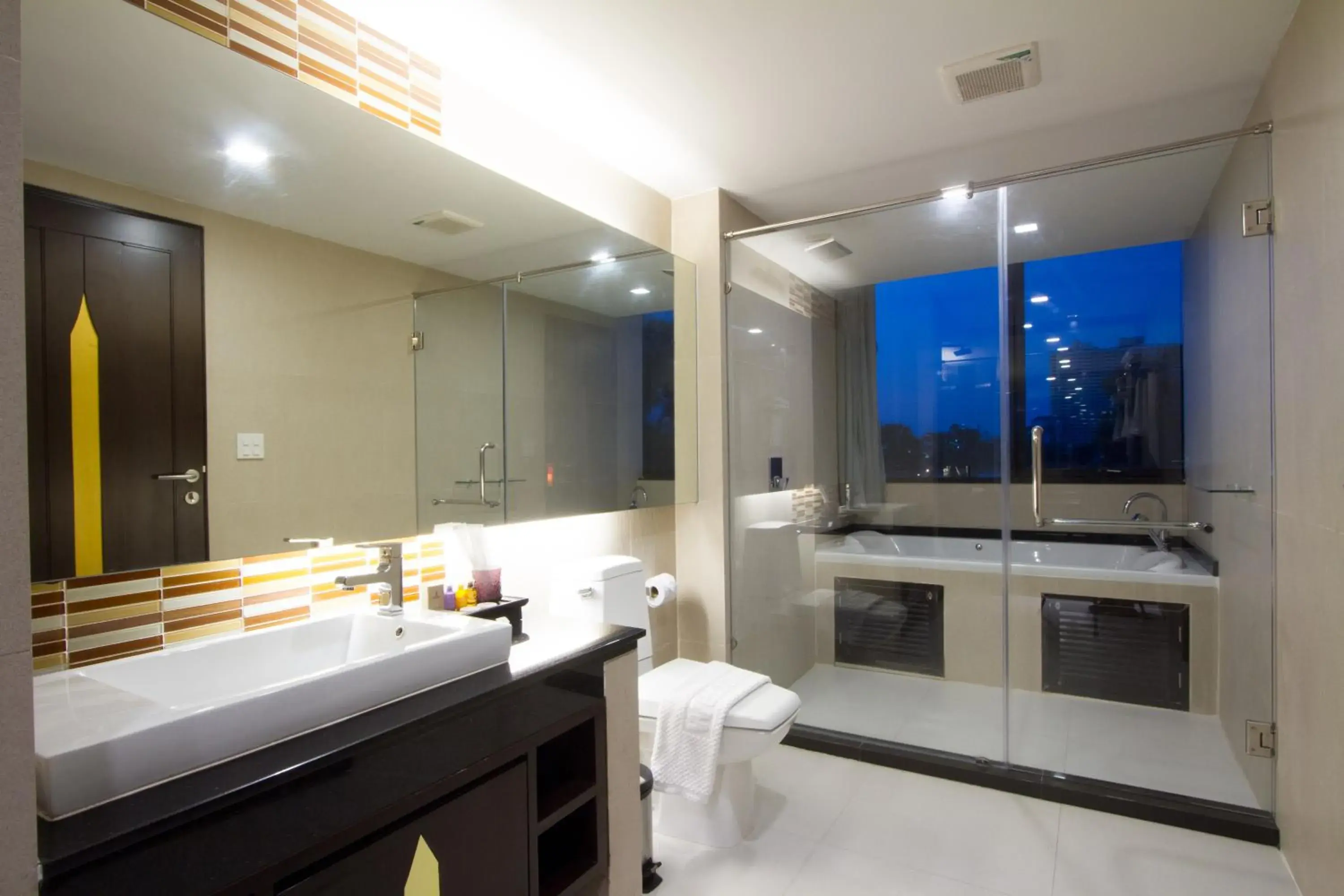 Toilet, Bathroom in Royal Thai Pavilion Hotel