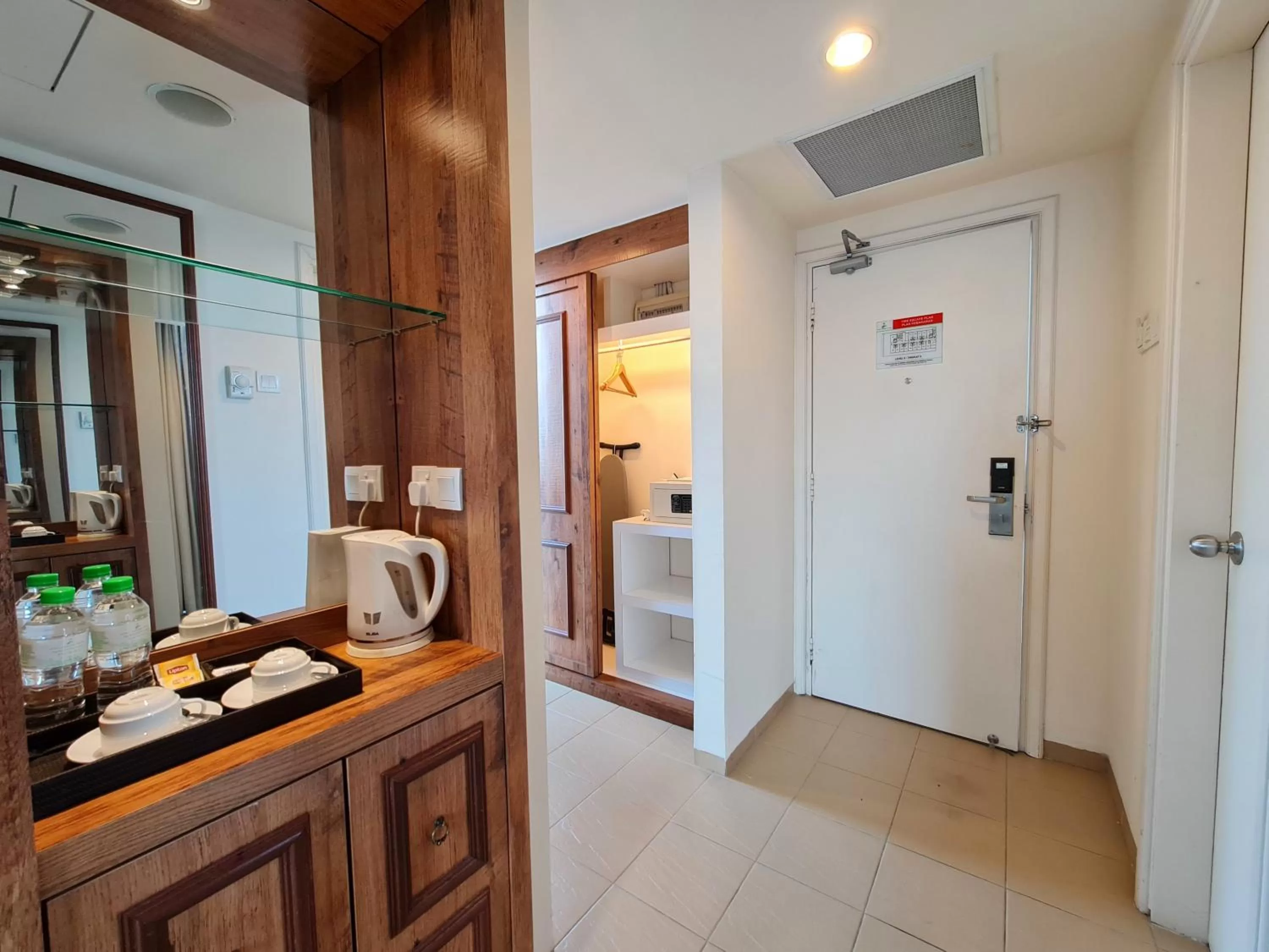 Coffee/tea facilities in Swan Garden Hotel