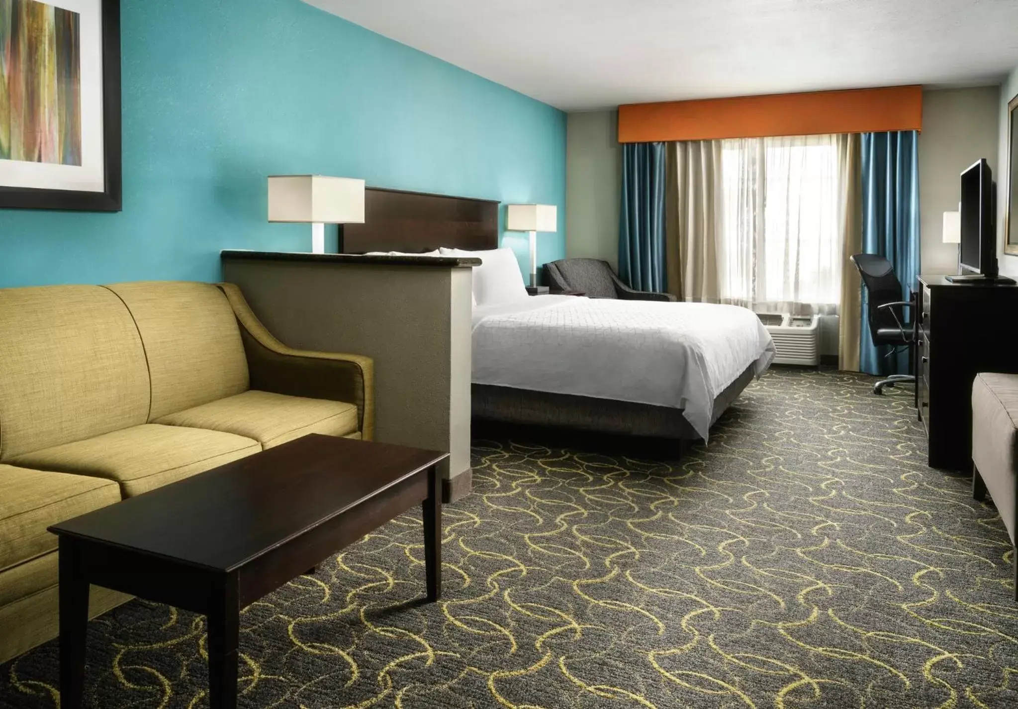 Photo of the whole room in Holiday Inn Express & Suites DFW Airport - Grapevine, an IHG Hotel