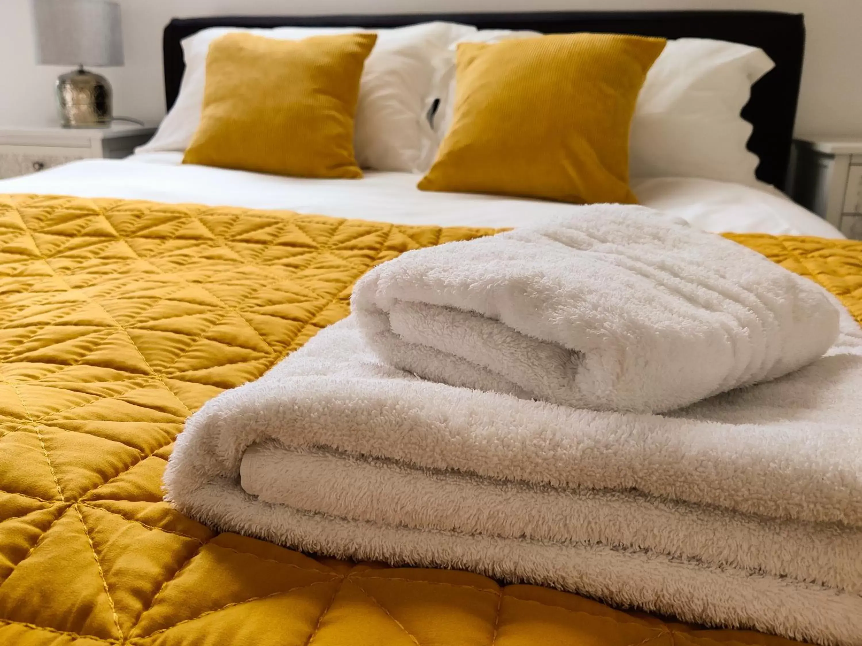 Superior King Room - single occupancy - Non pet-friendly in White Horse Inn Superior King Room - single occupancy - Non pet-friendly in White Horse Inn