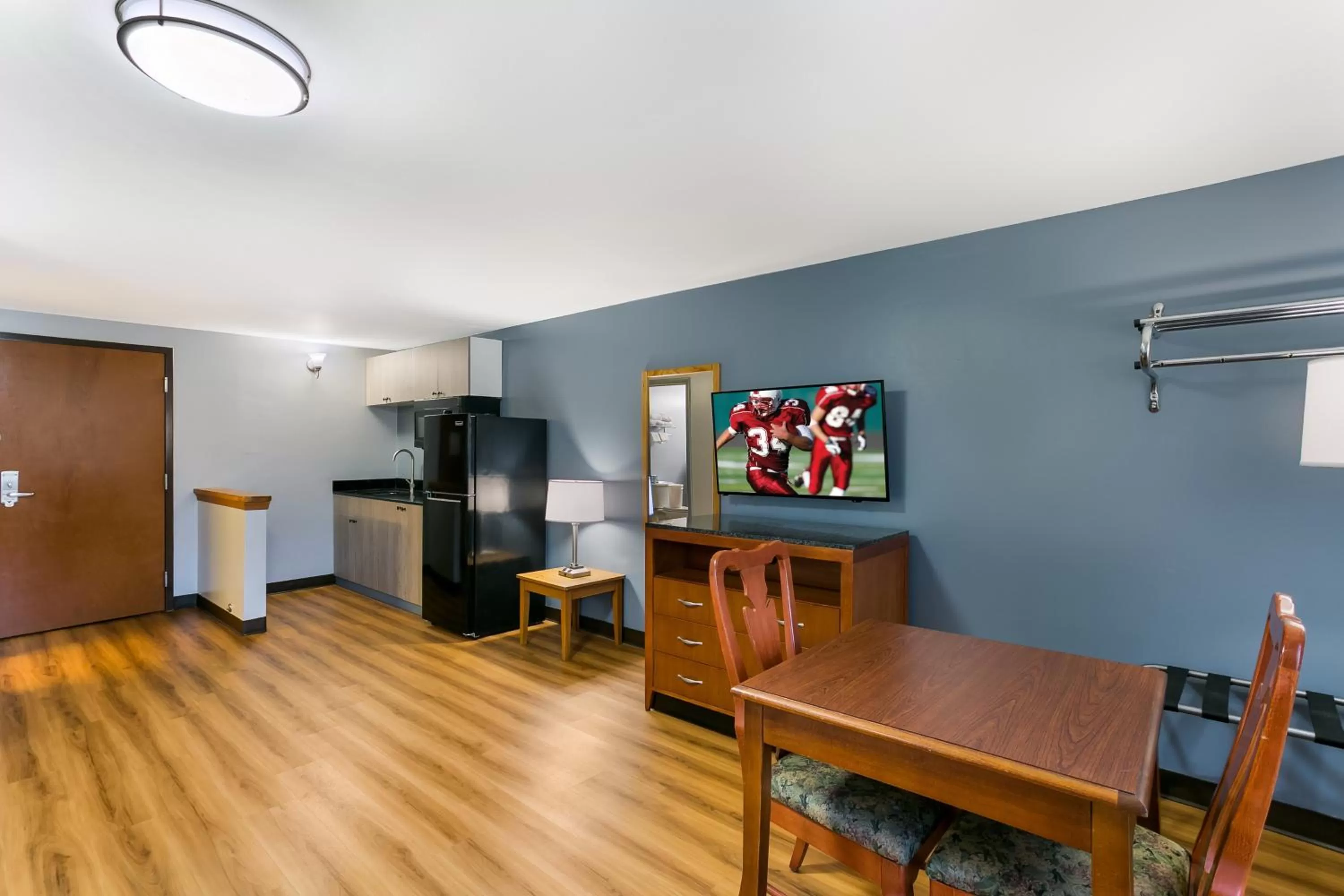 Photo of the whole room in HomeTowne Studios by Red Roof Denver, PA