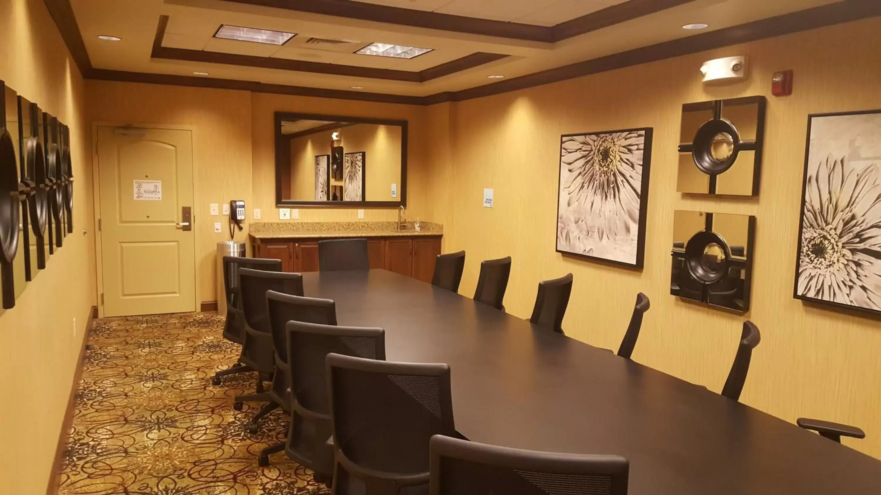 Meeting/conference room in Holiday Inn Express & Suites Paducah West, an IHG Hotel