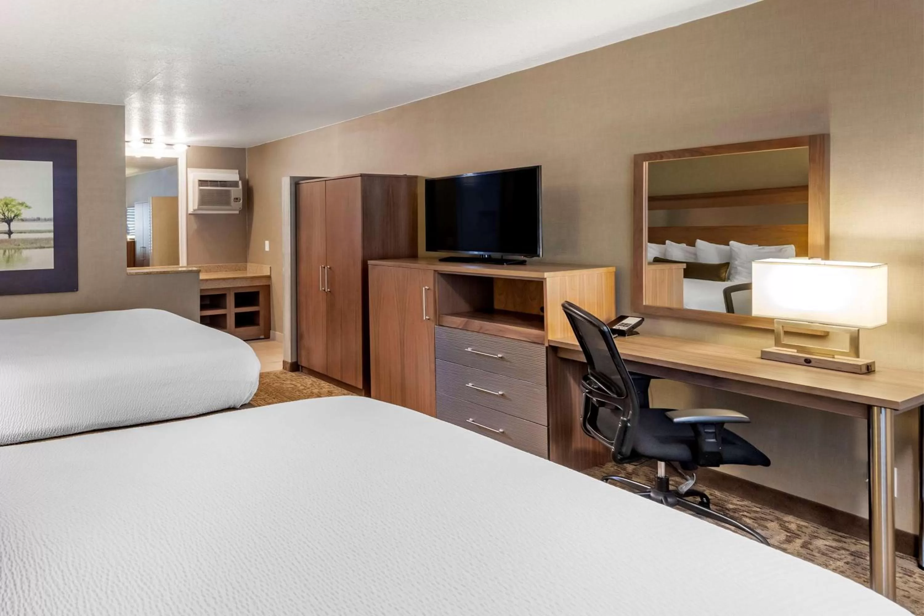 Family Suite - Disability Access/Non-Smoking in Best Western Plus Anaheim Inn