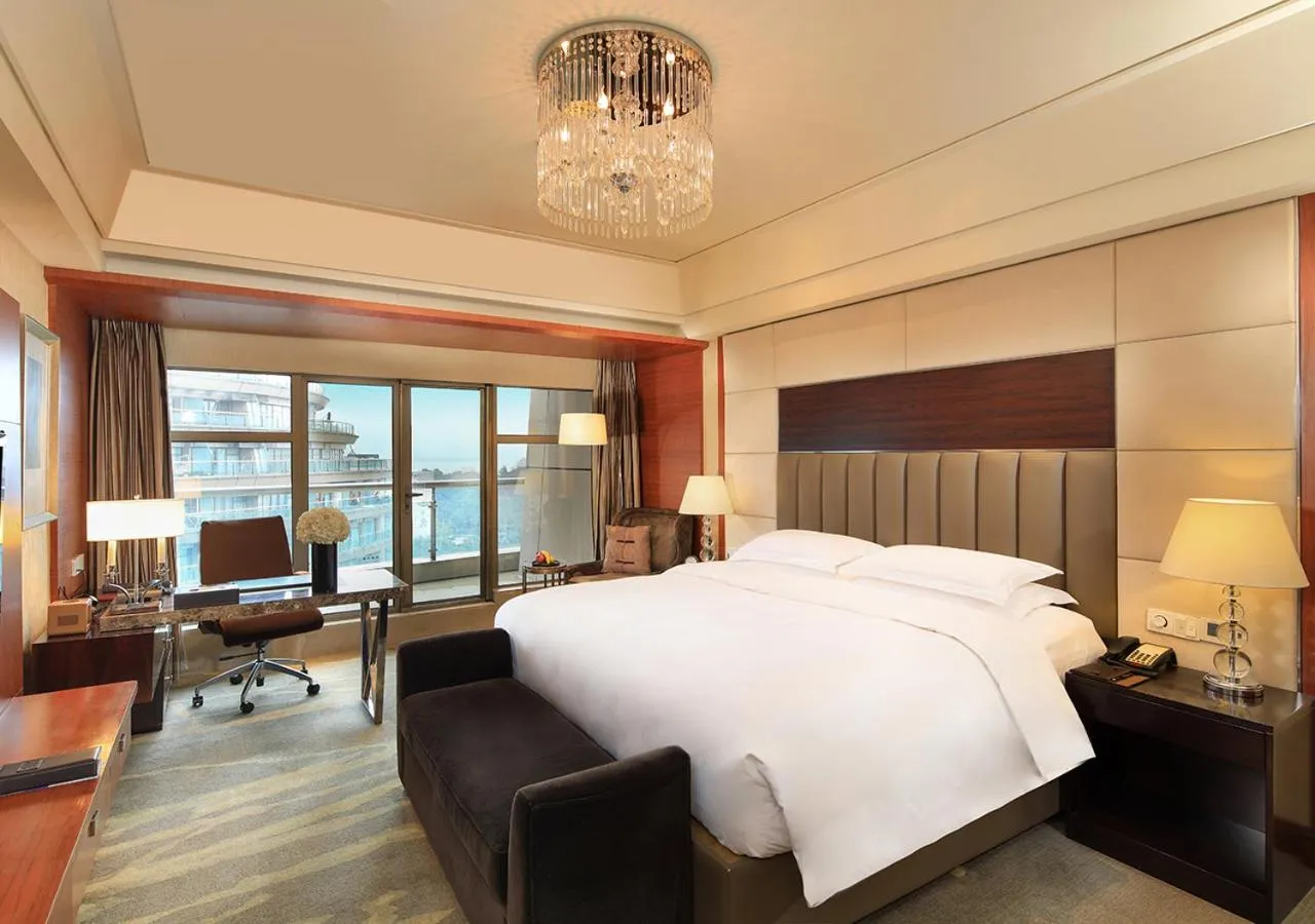 Bed in Wyndham Grand Plaza Royale Hangzhou