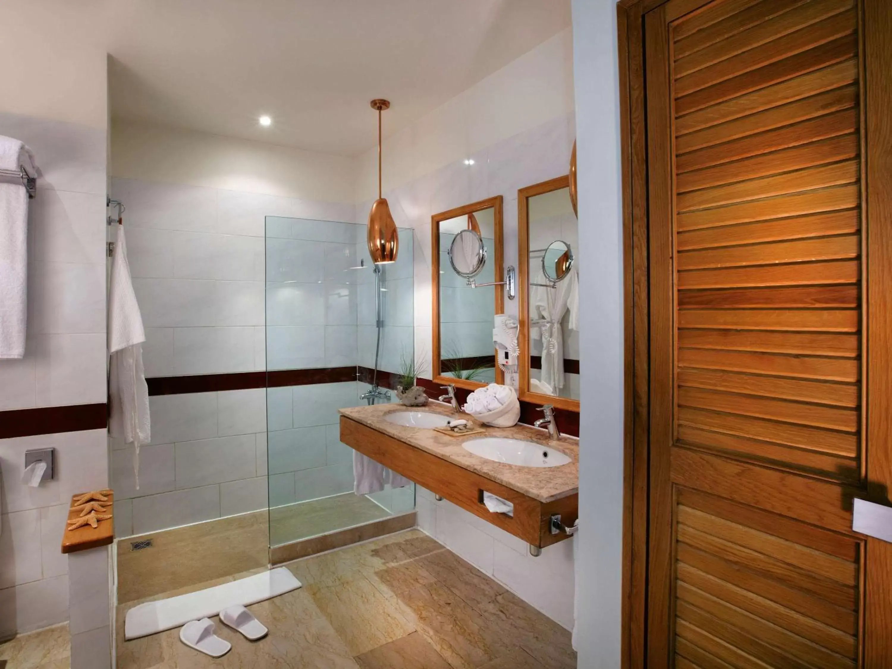 Photo of the whole room, Bathroom in Movenpick Resort & Spa El Gouna
