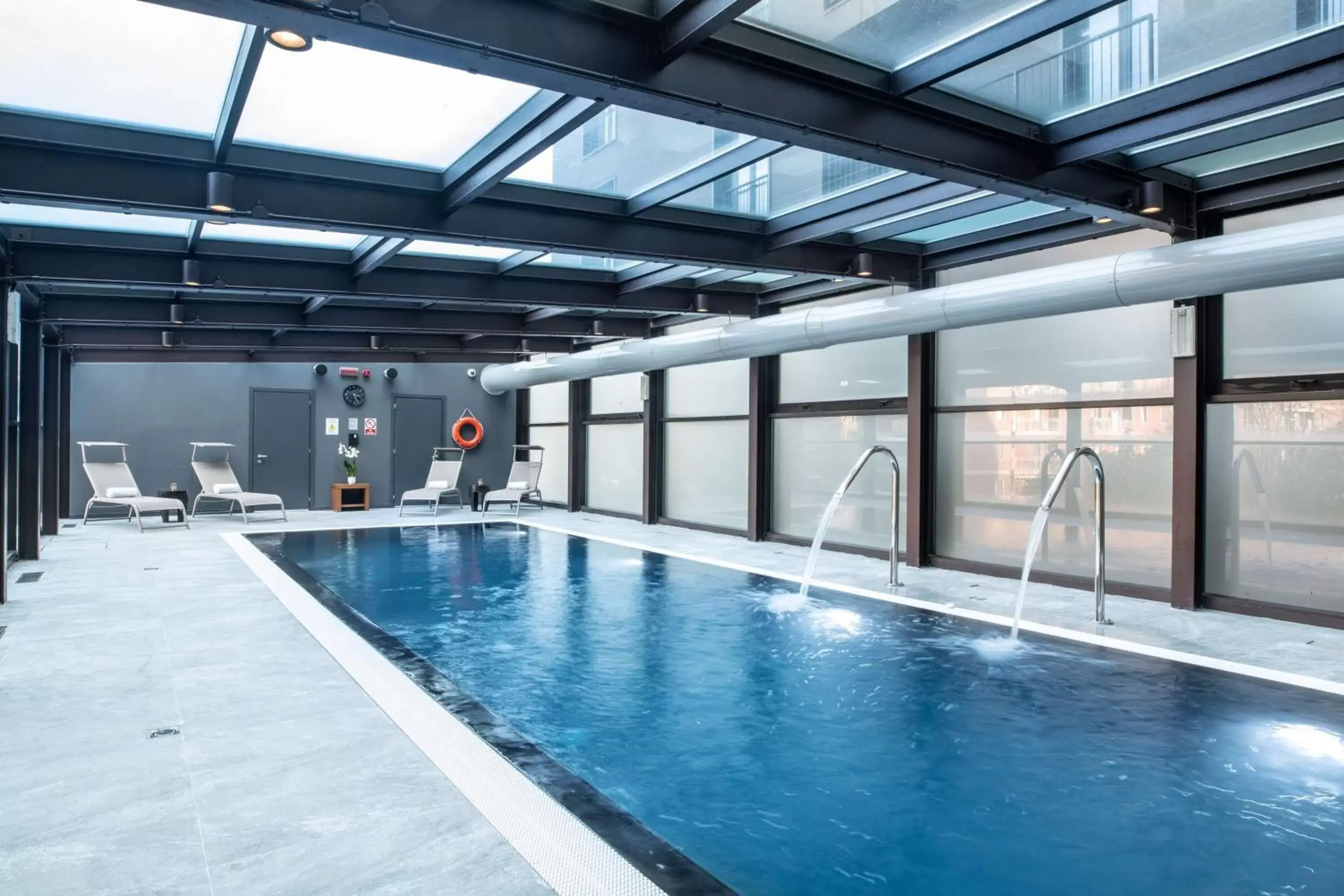 Activities, Swimming Pool in Radisson Blu Hotel Milan