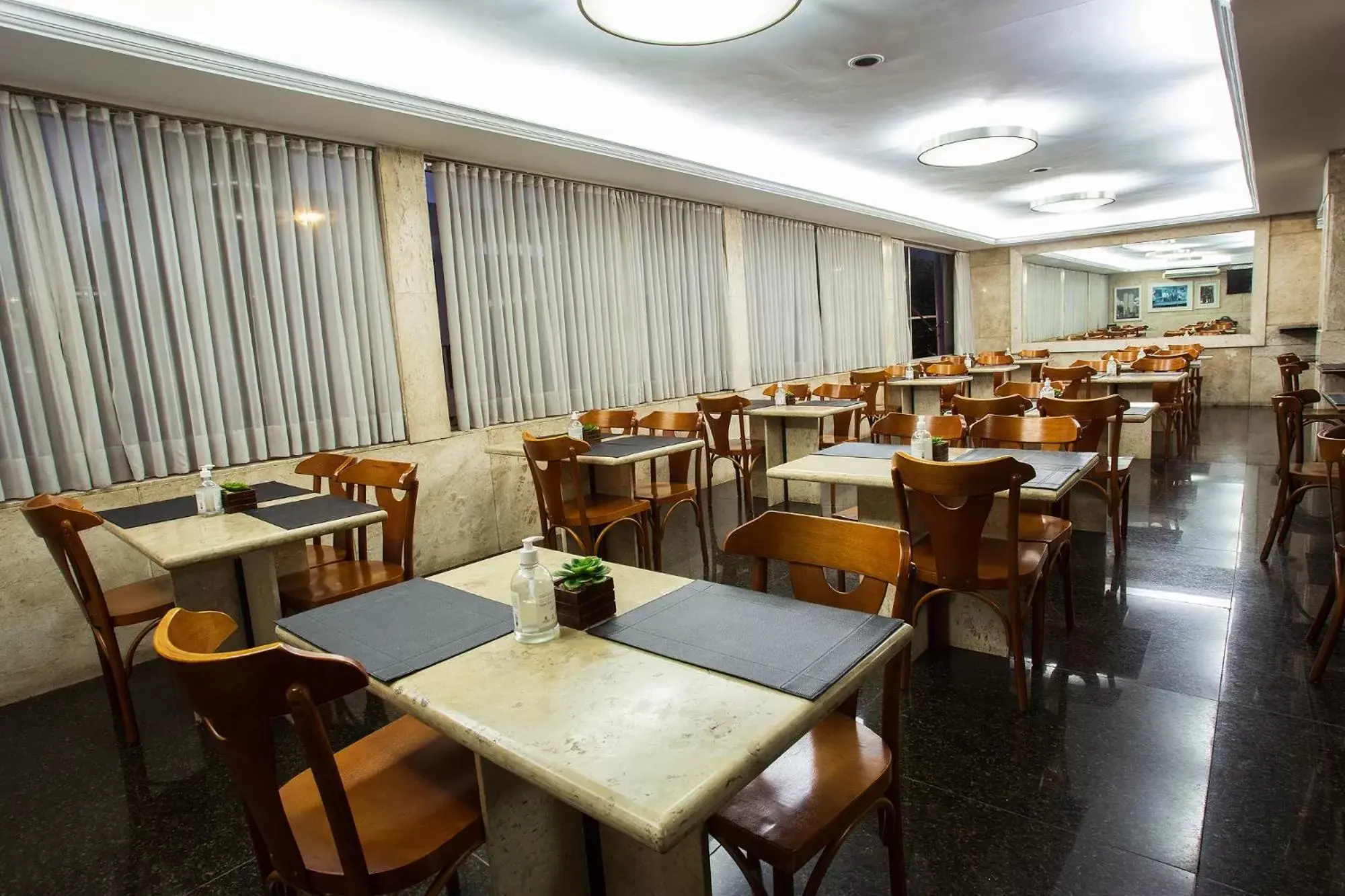 Restaurant/Places to Eat in Savassi Hotel