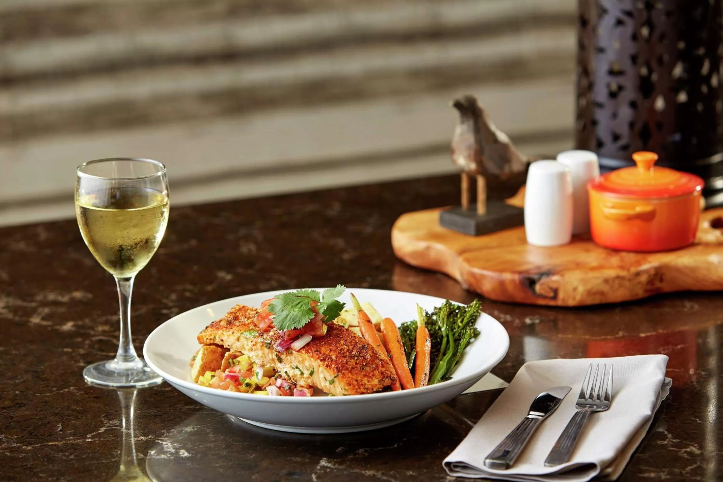 Restaurant/places to eat in Hilton Garden Inn San Diego Mission Valley/Stadium