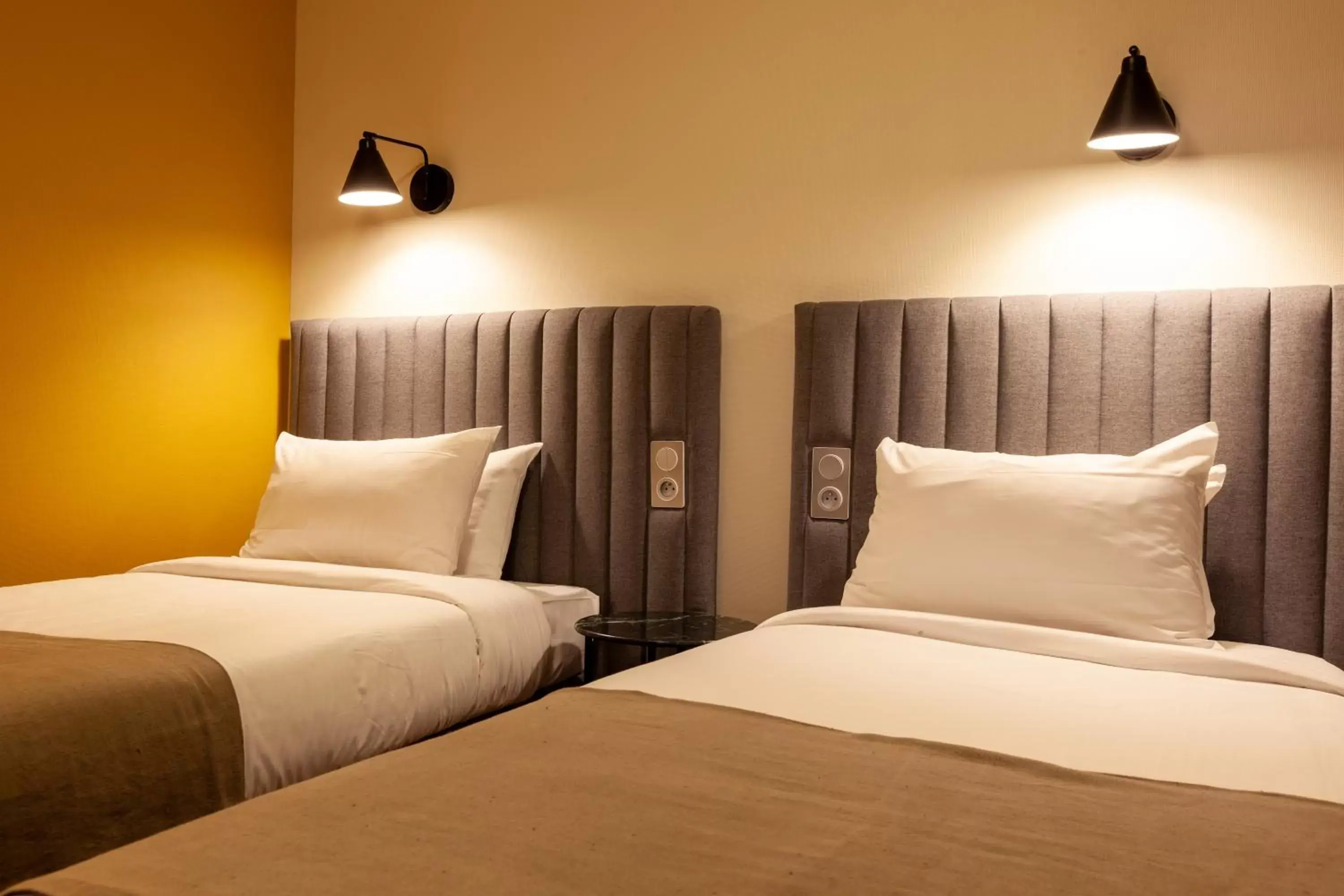 Bedroom, Bed in Grand Hotel de la Gare