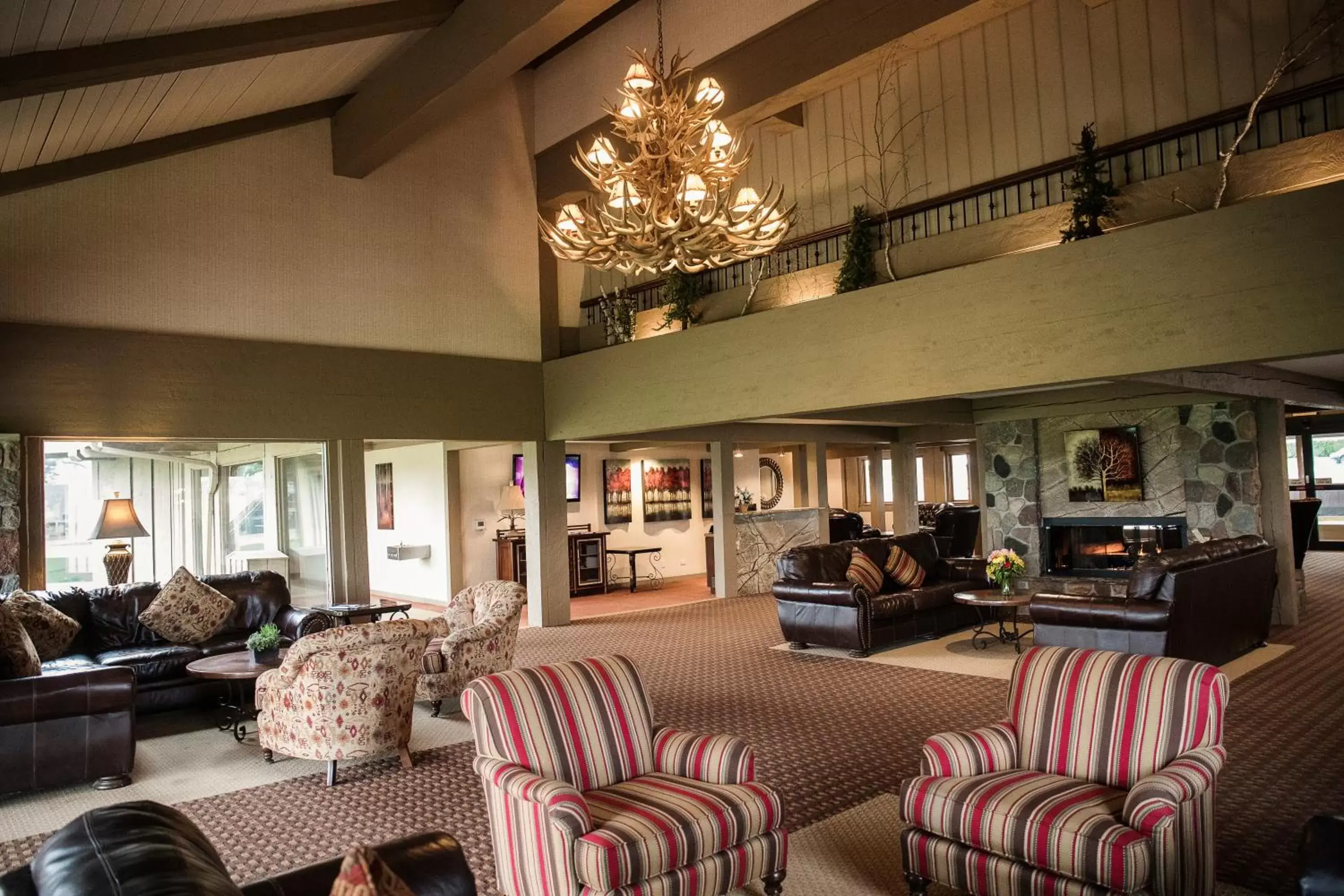 Living room, Seating Area in Lake Lawn Resort
