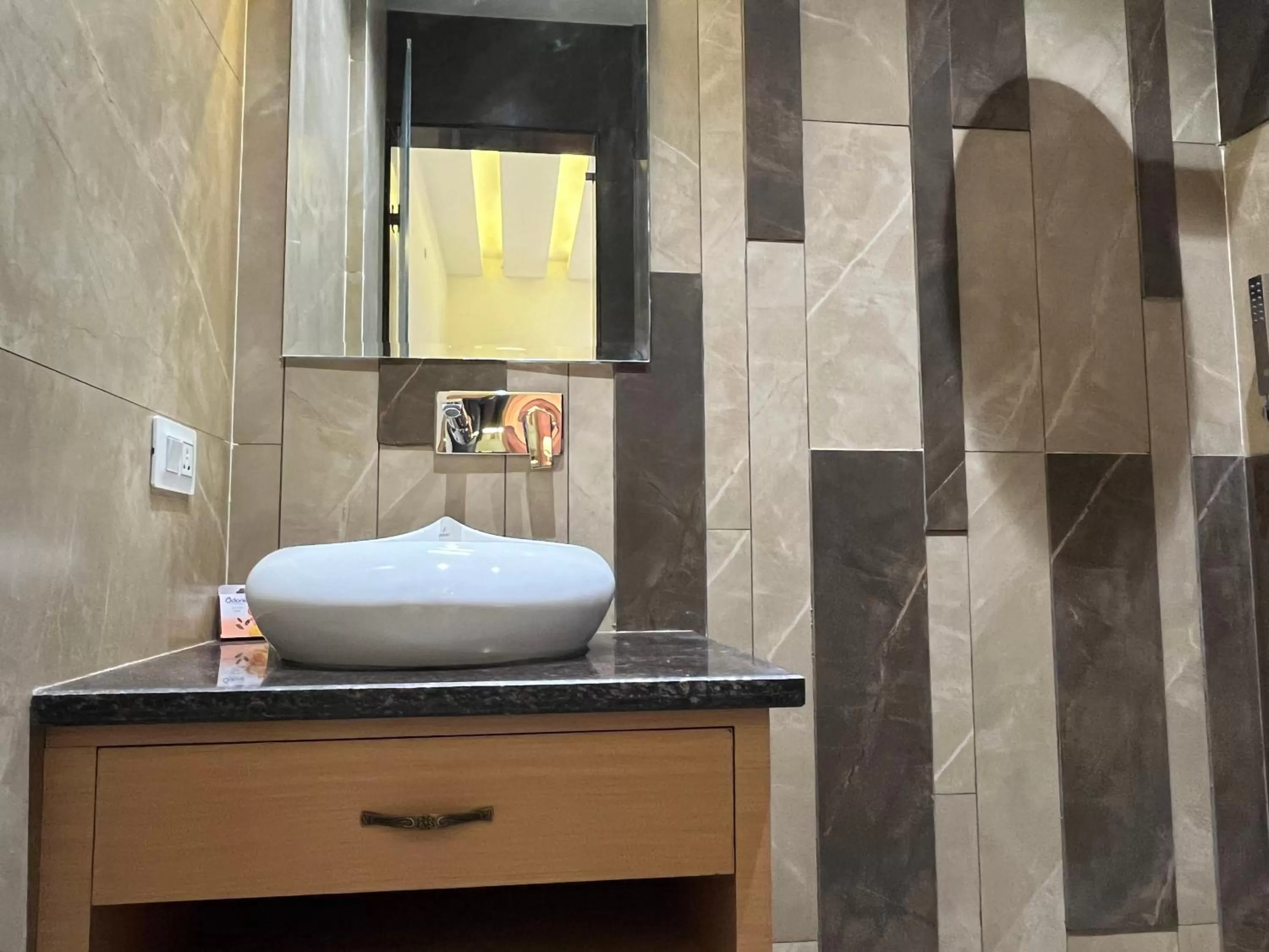 Bathroom in Perfect Stayz Premium- Hotel Sehdev Near Golden Temple