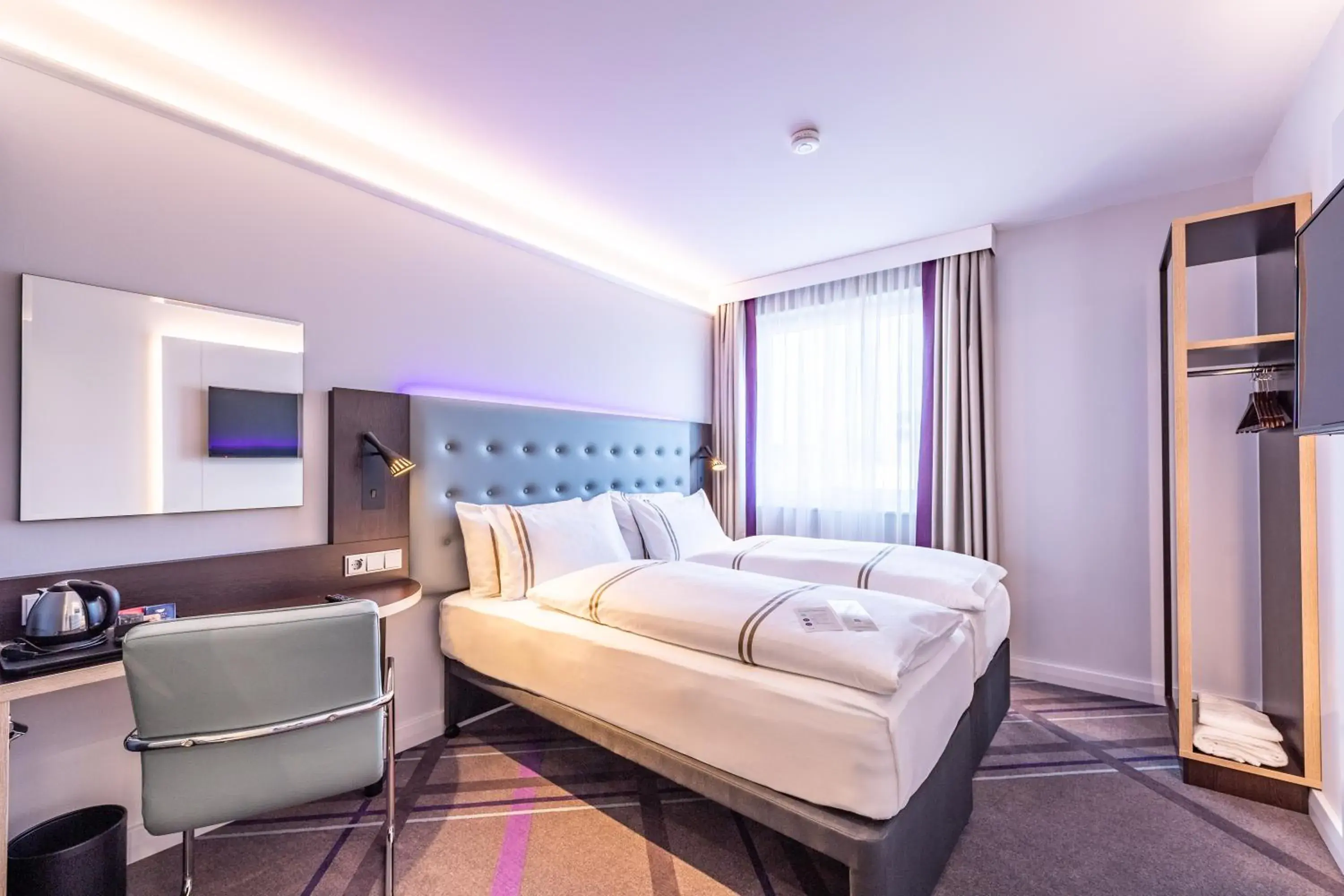 Bed in Premier Inn Nuernberg City Nordost