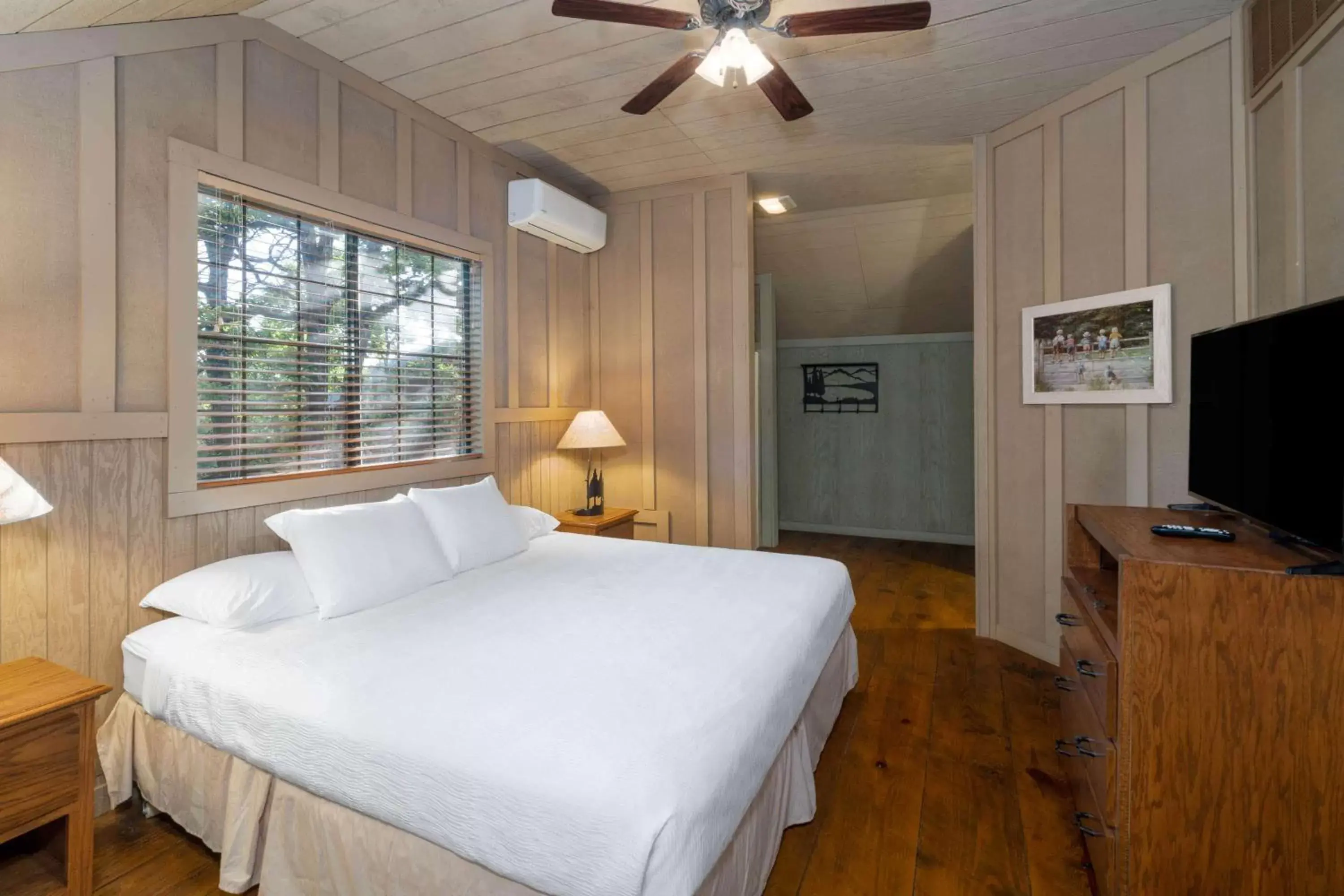 Photo of the whole room, Bed in Cabins at Green Mountain, Trademark Collection by Wyndham
