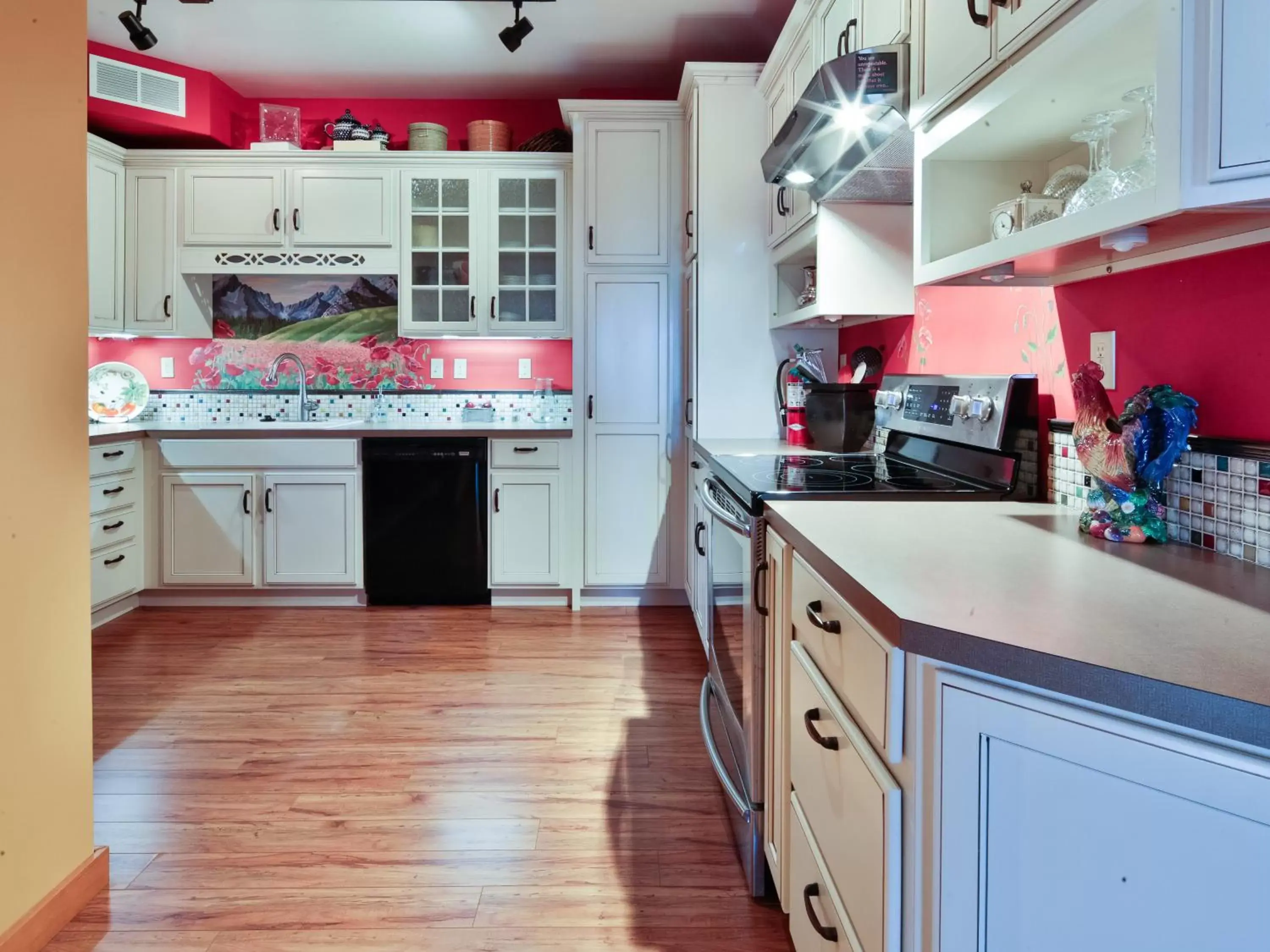 Kitchen/Kitchenette in Solstice Suites