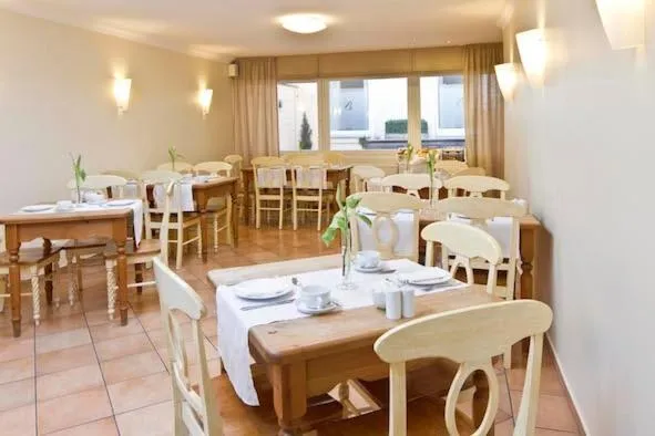 Restaurant/places to eat in Buchholz Downtown Hotel