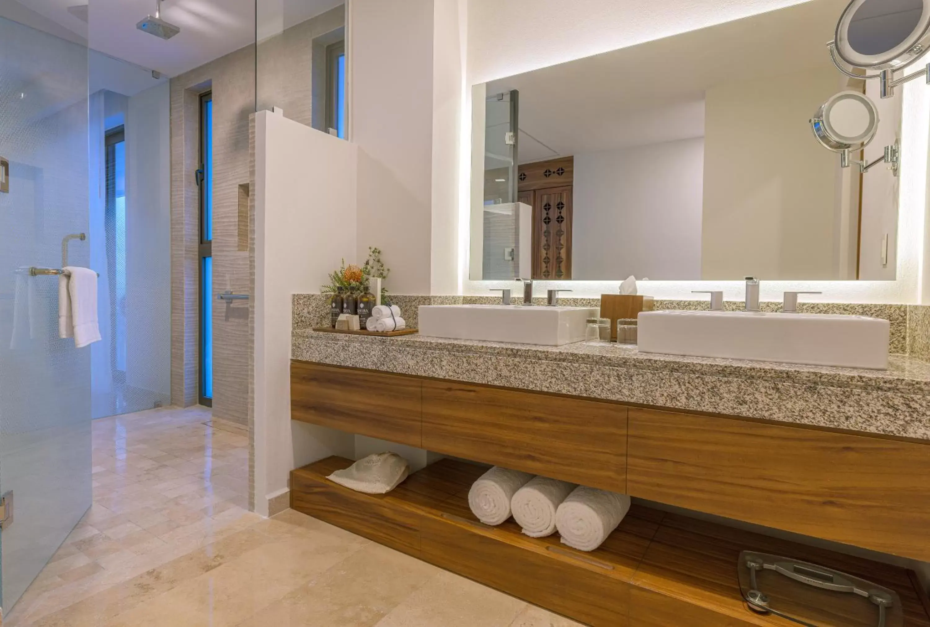 Bathroom in Sensira Resort & Spa Riviera Maya All Inclusive