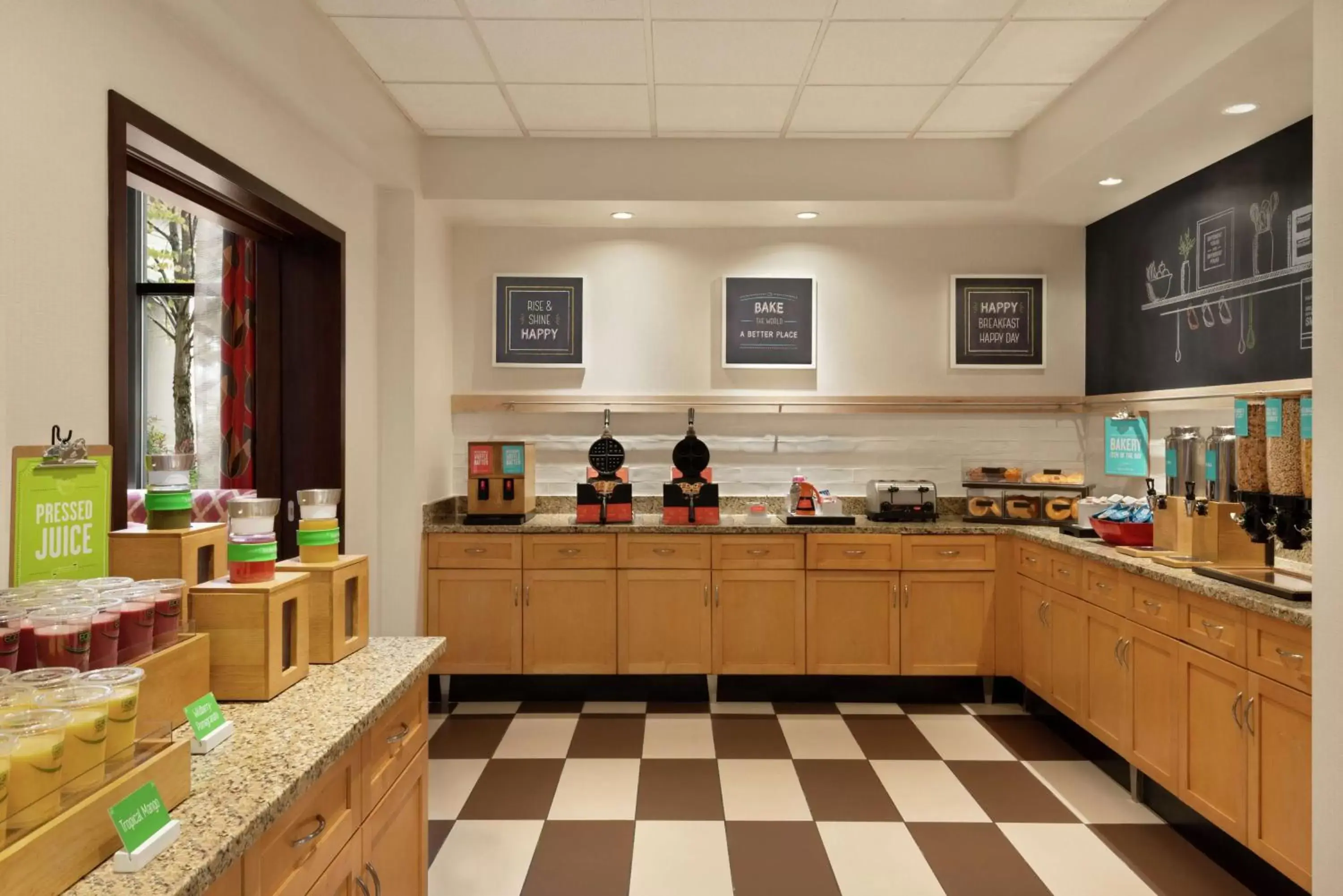 Breakfast, Restaurant/Places to Eat in Hampton Inn & Suites by Hilton Langley-Surrey