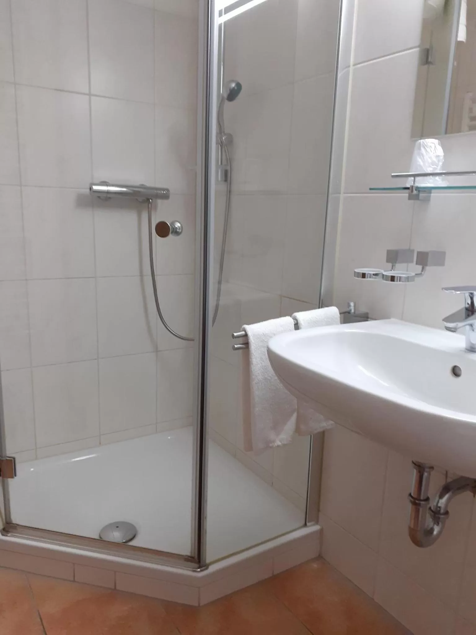 Bathroom in Hotel Promenade