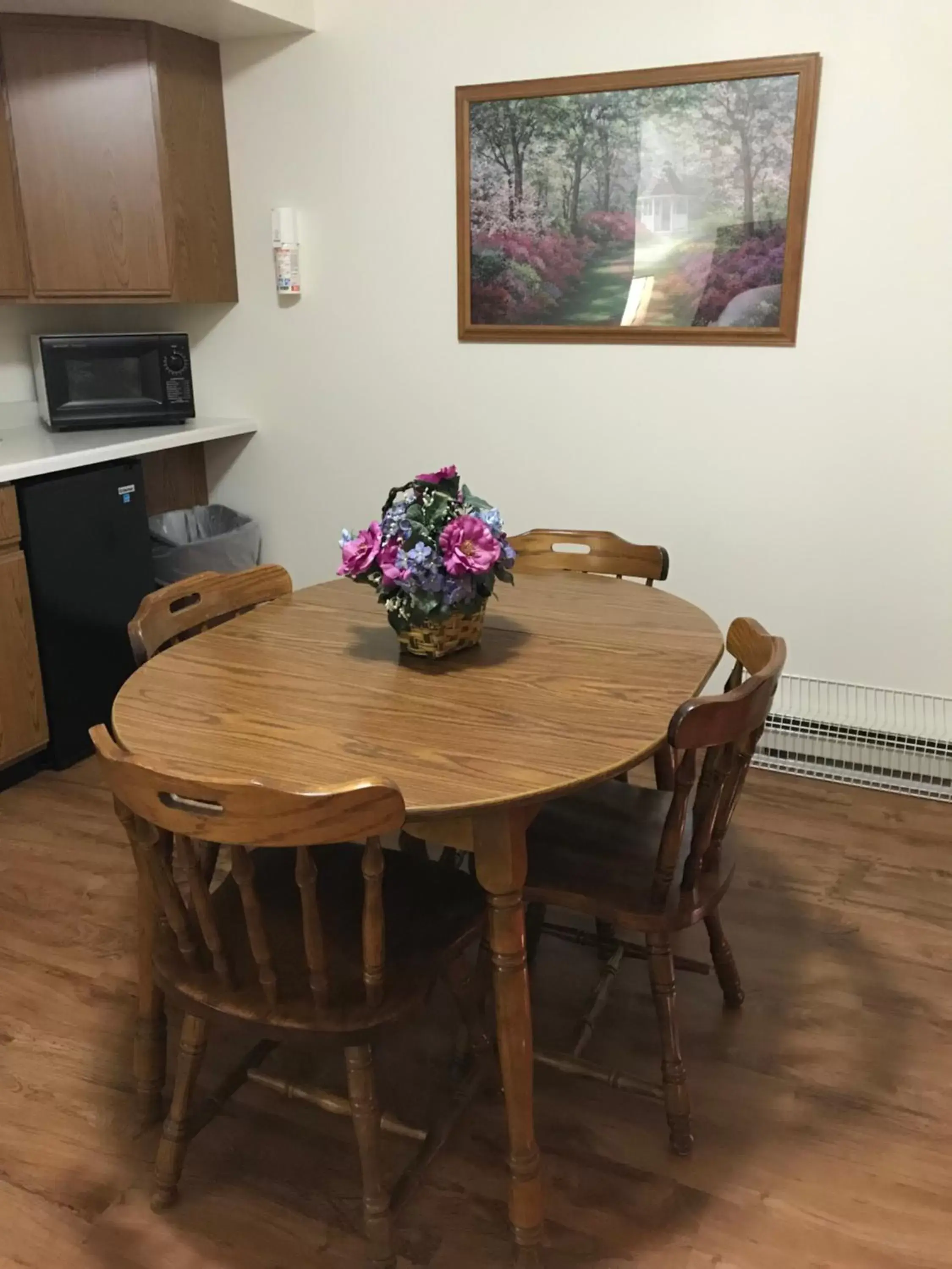 Dining Area in Brentwood Motor Inn