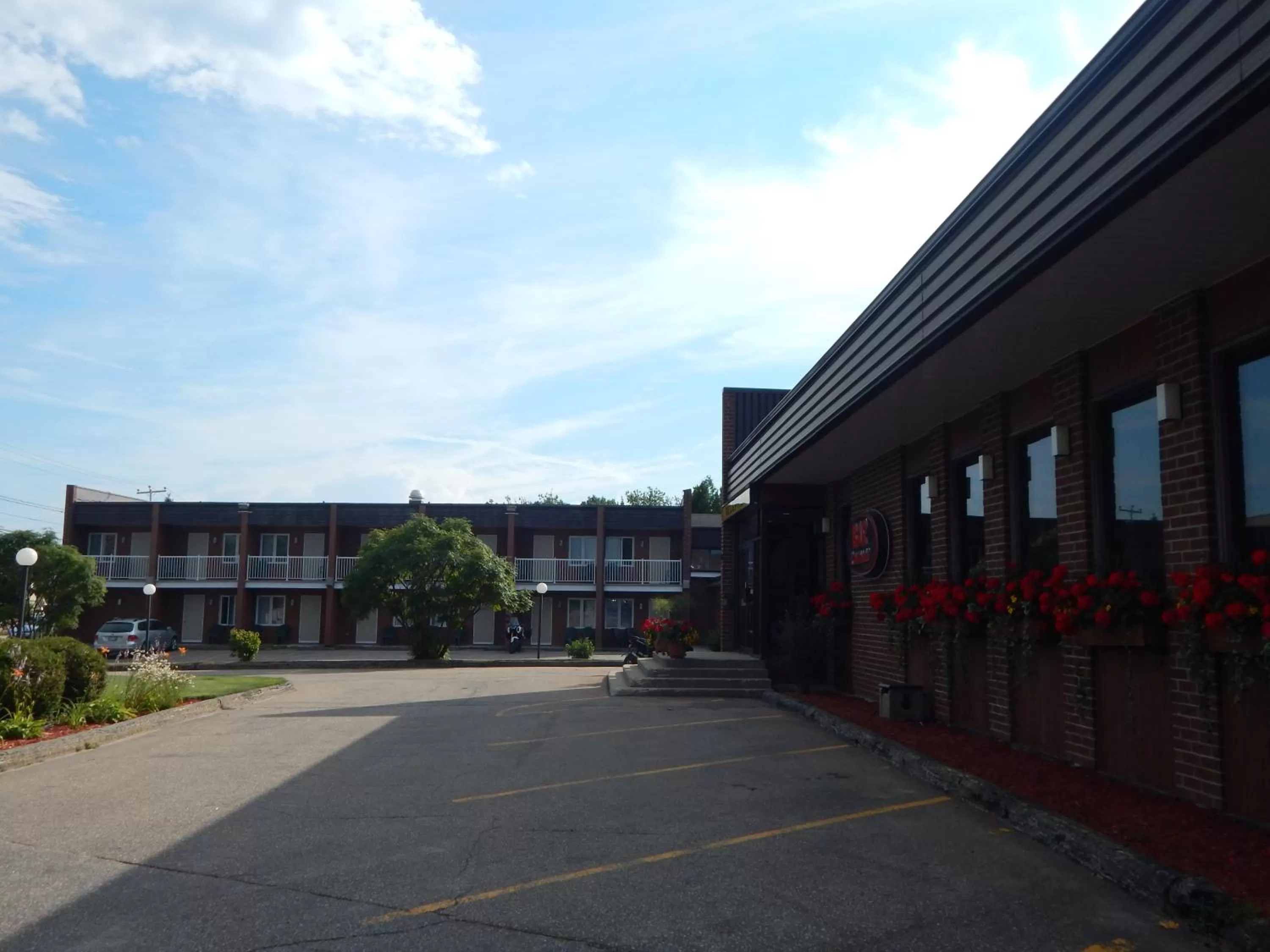 Parking in Complexe Hotelier Escoumins