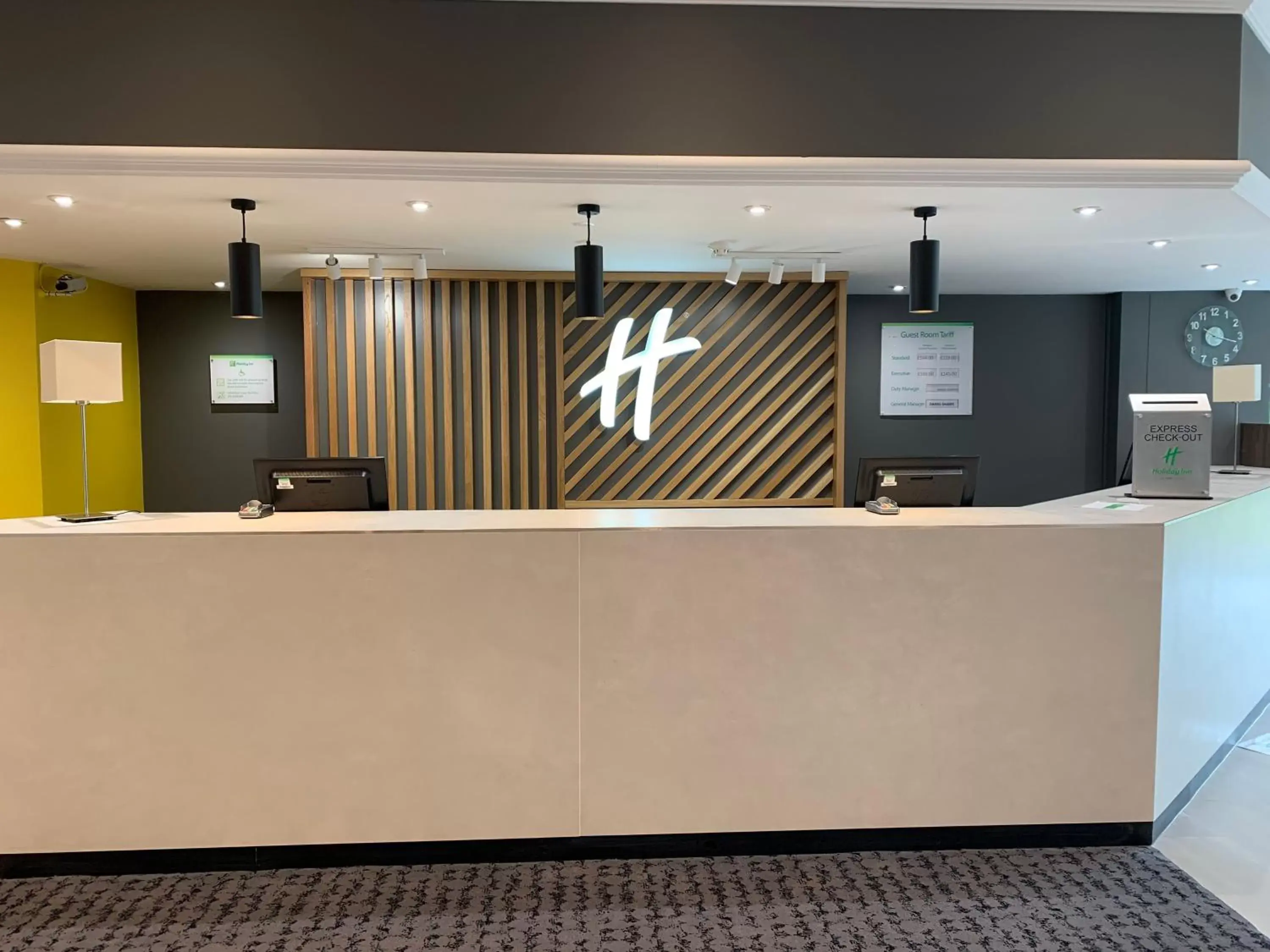 Lobby or reception, Lobby/Reception in Holiday Inn Aylesbury, an IHG Hotel