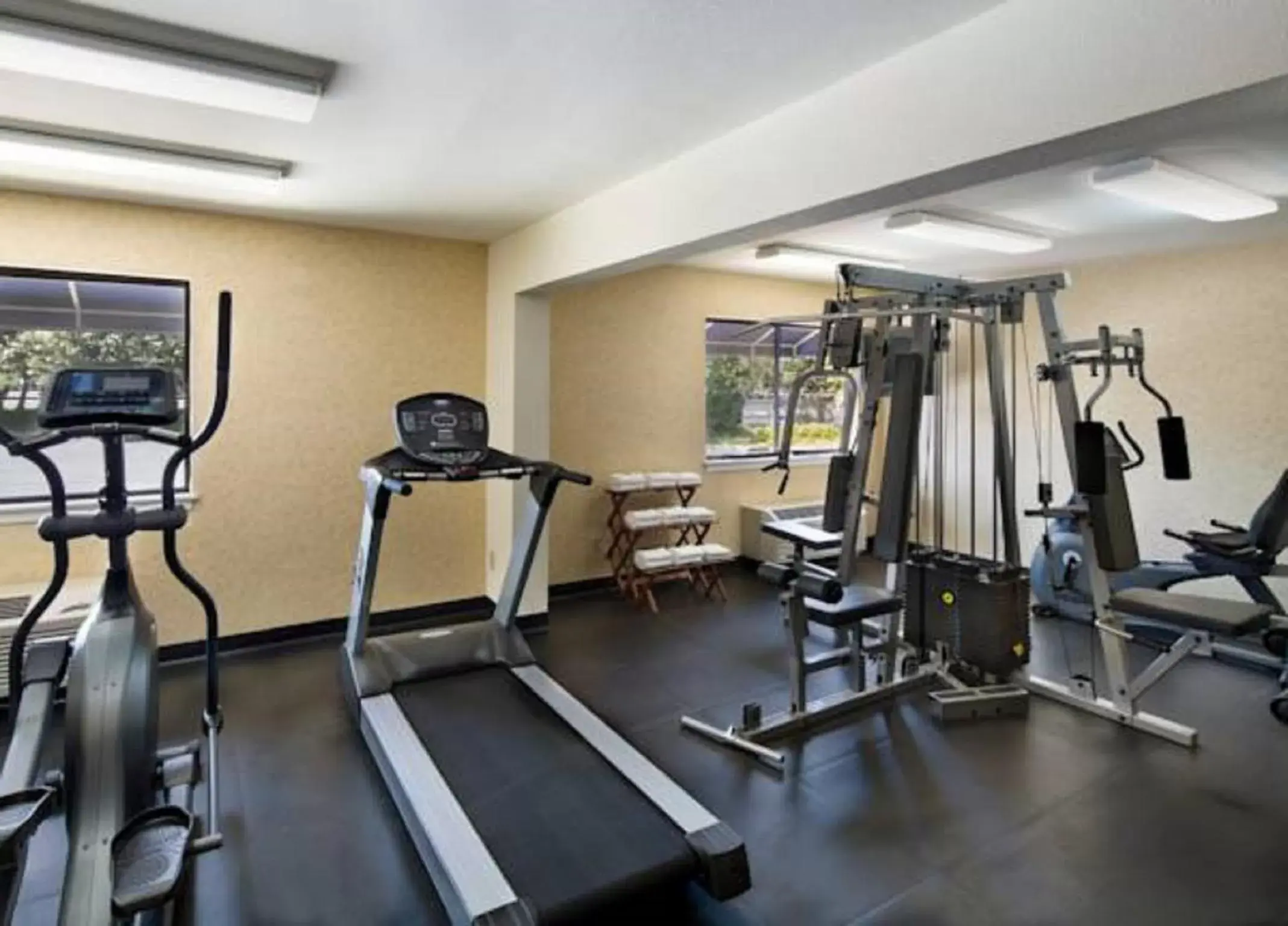 Fitness centre/facilities, Fitness Center/Facilities in Maple Tree Inn