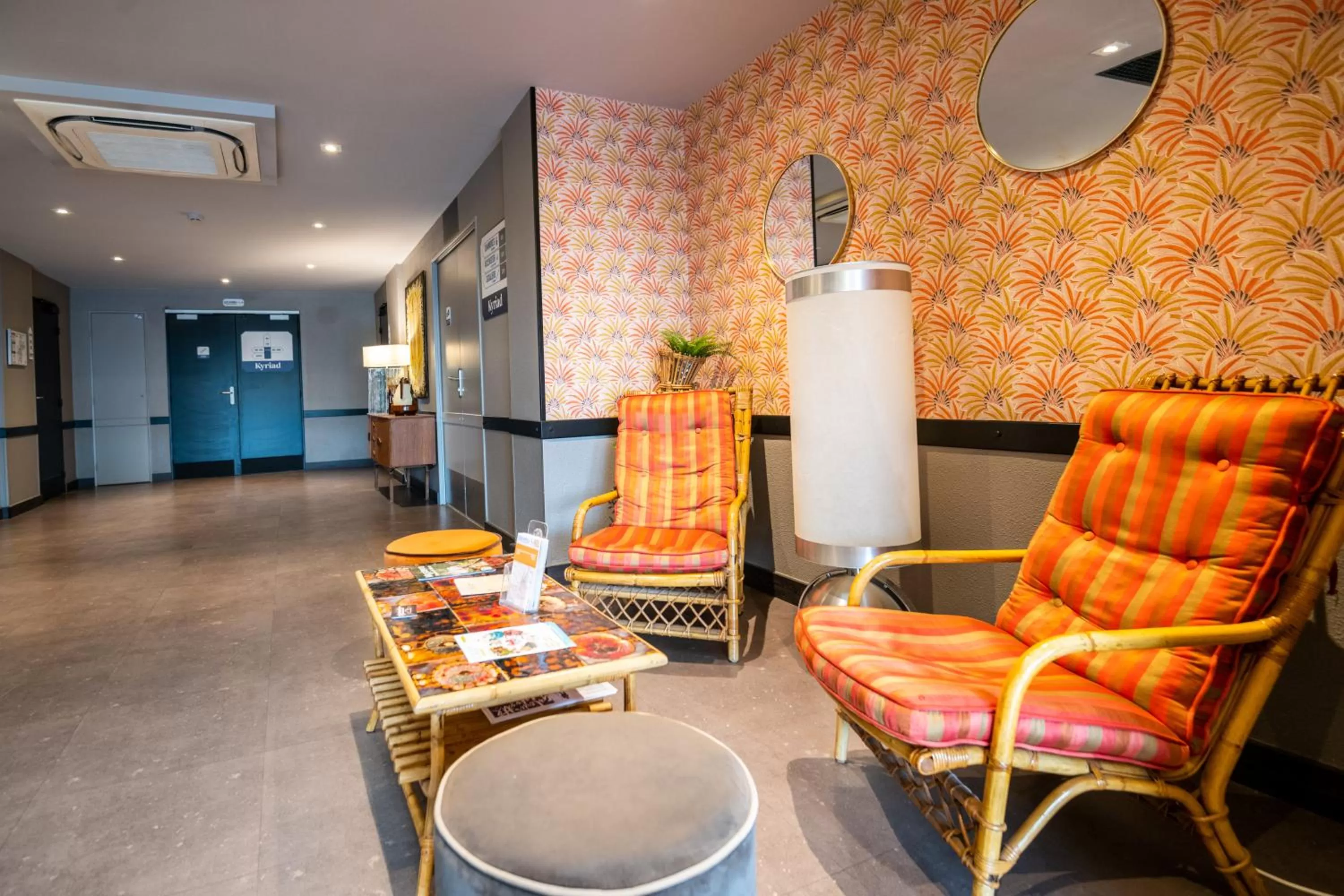 Lobby or reception in KYRIAD BORDEAUX SUD - Villenave d'Ornon
