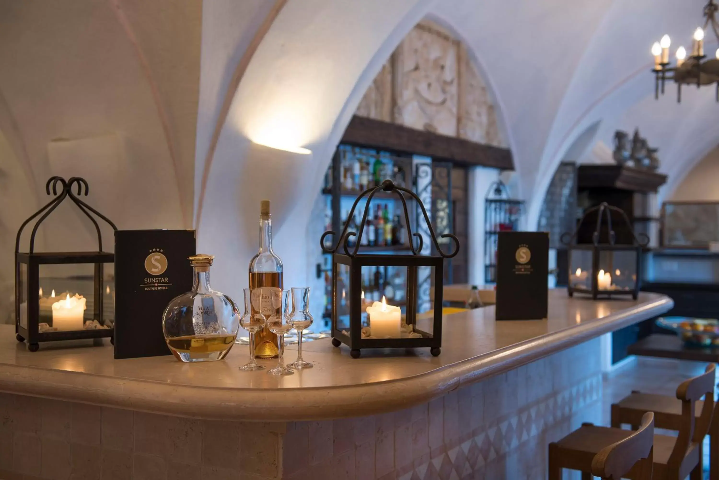 Lounge or bar in Suiten-Hotel Sunstar Brissago