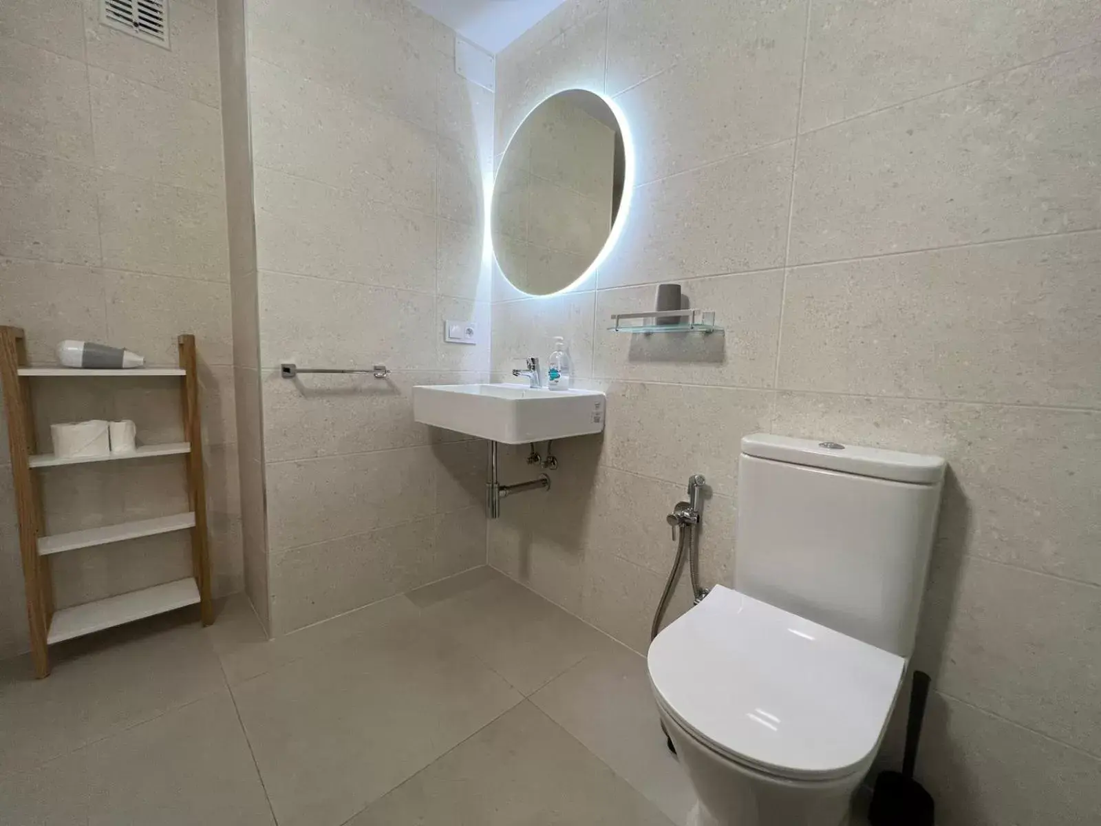 Bathroom in Grandera Apart`s - Carbonell 1